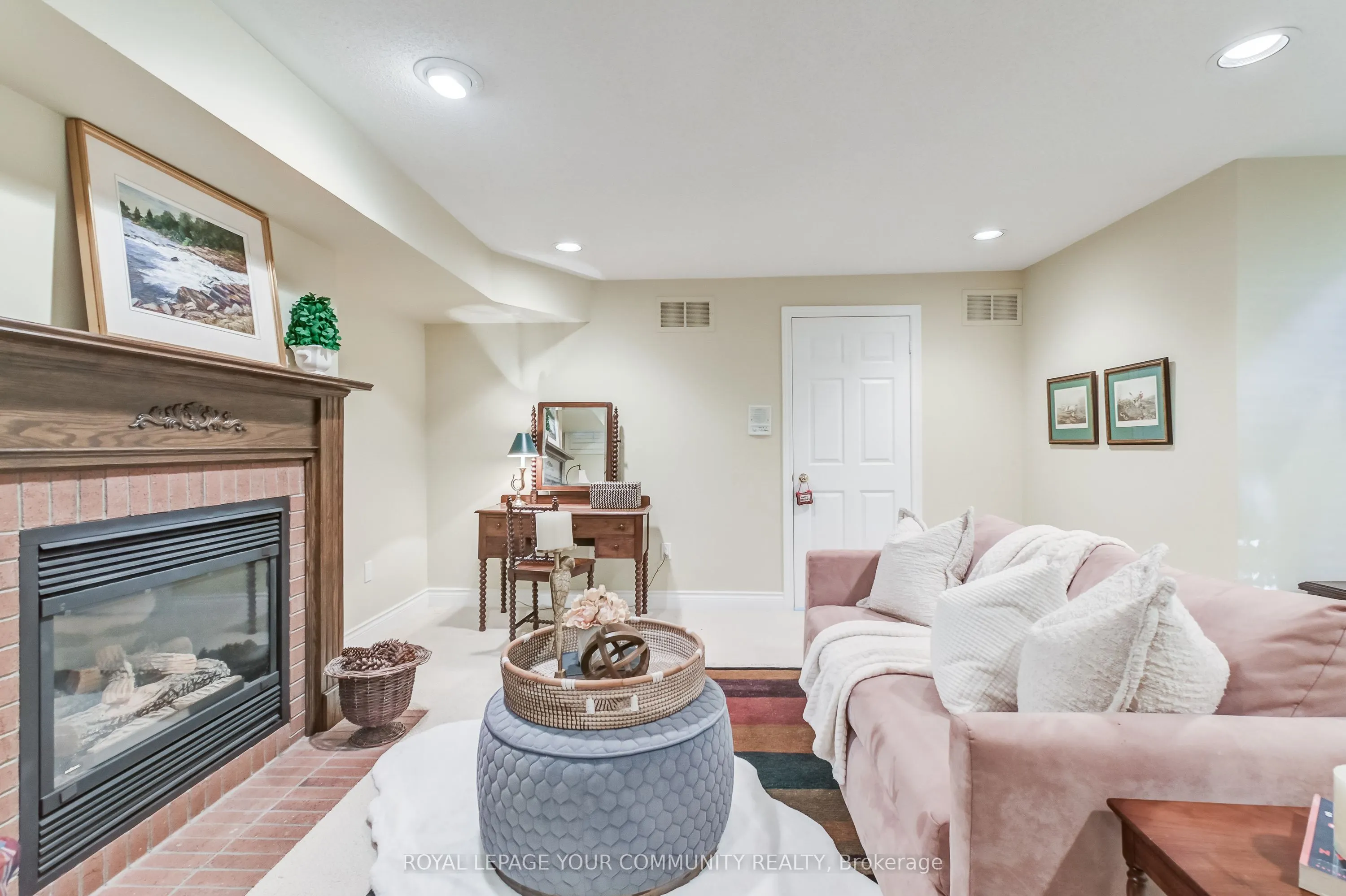 8038 Yonge Street, #15