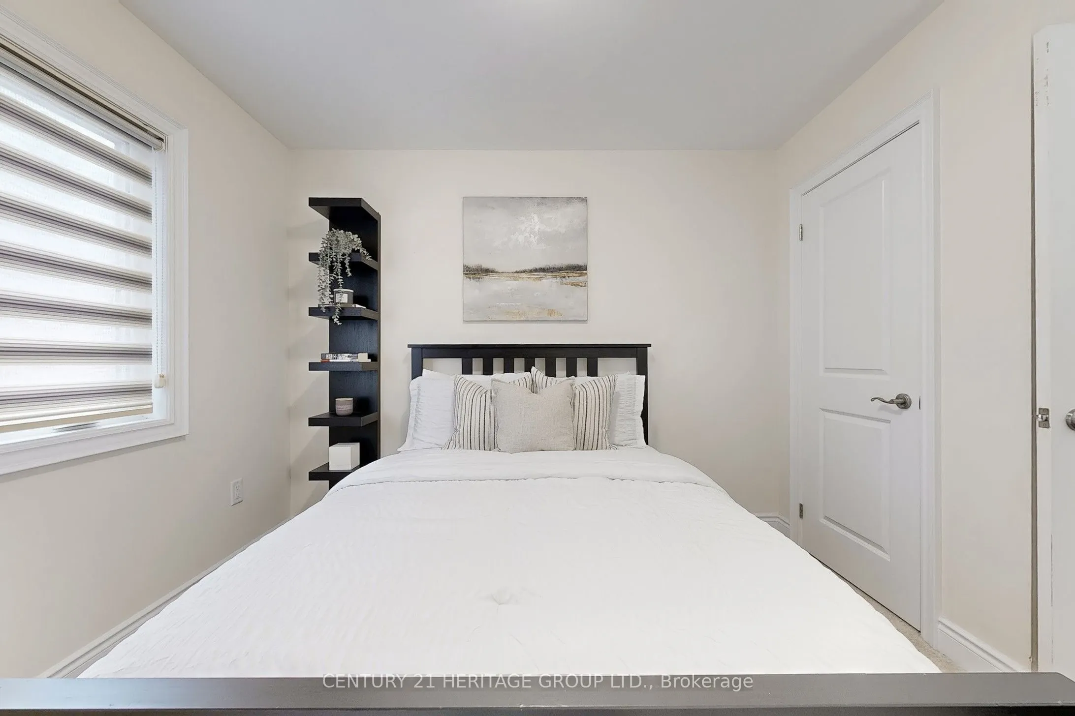 33 Lorne Thomas Place