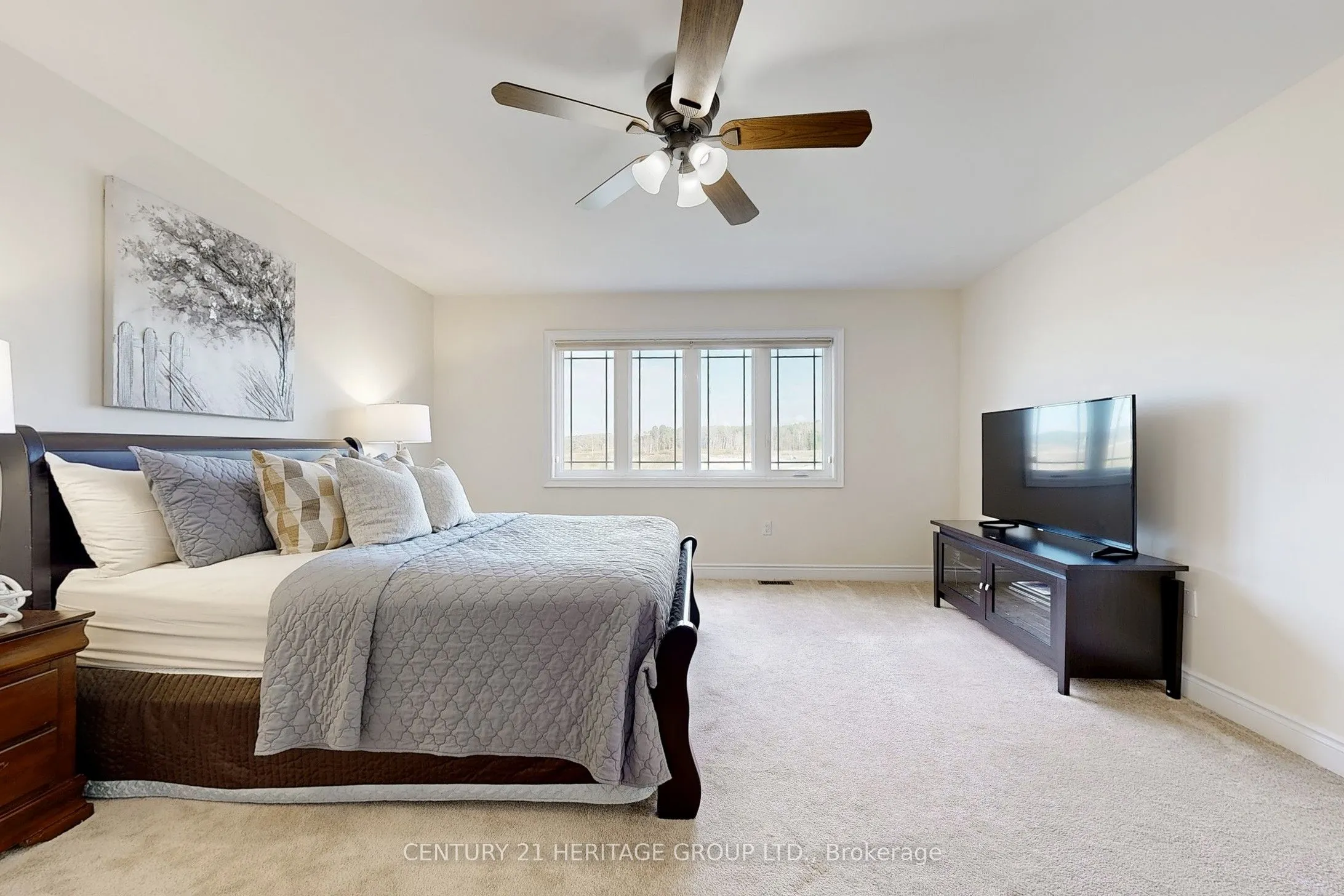 33 Lorne Thomas Place
