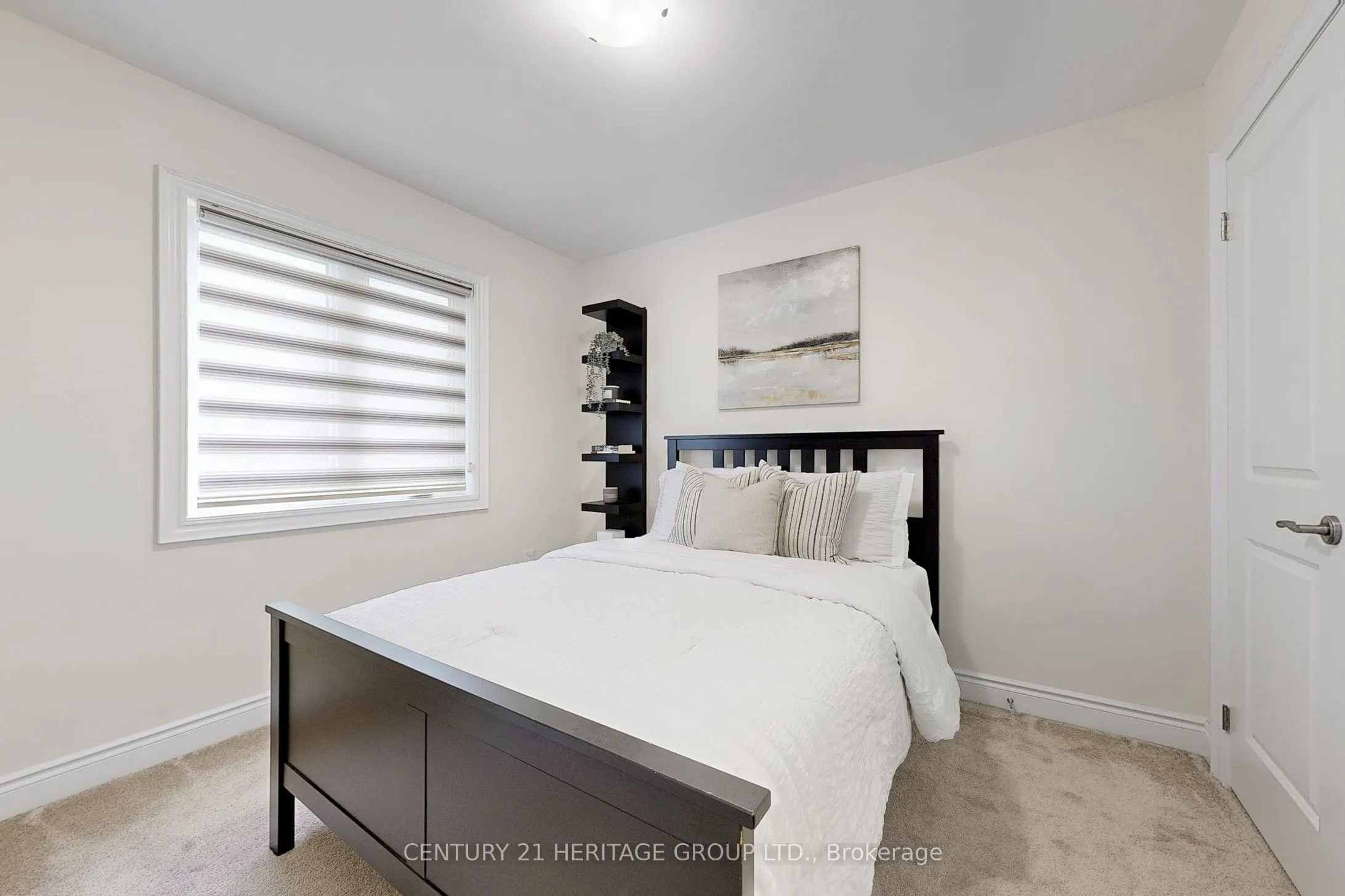 33 Lorne Thomas Place