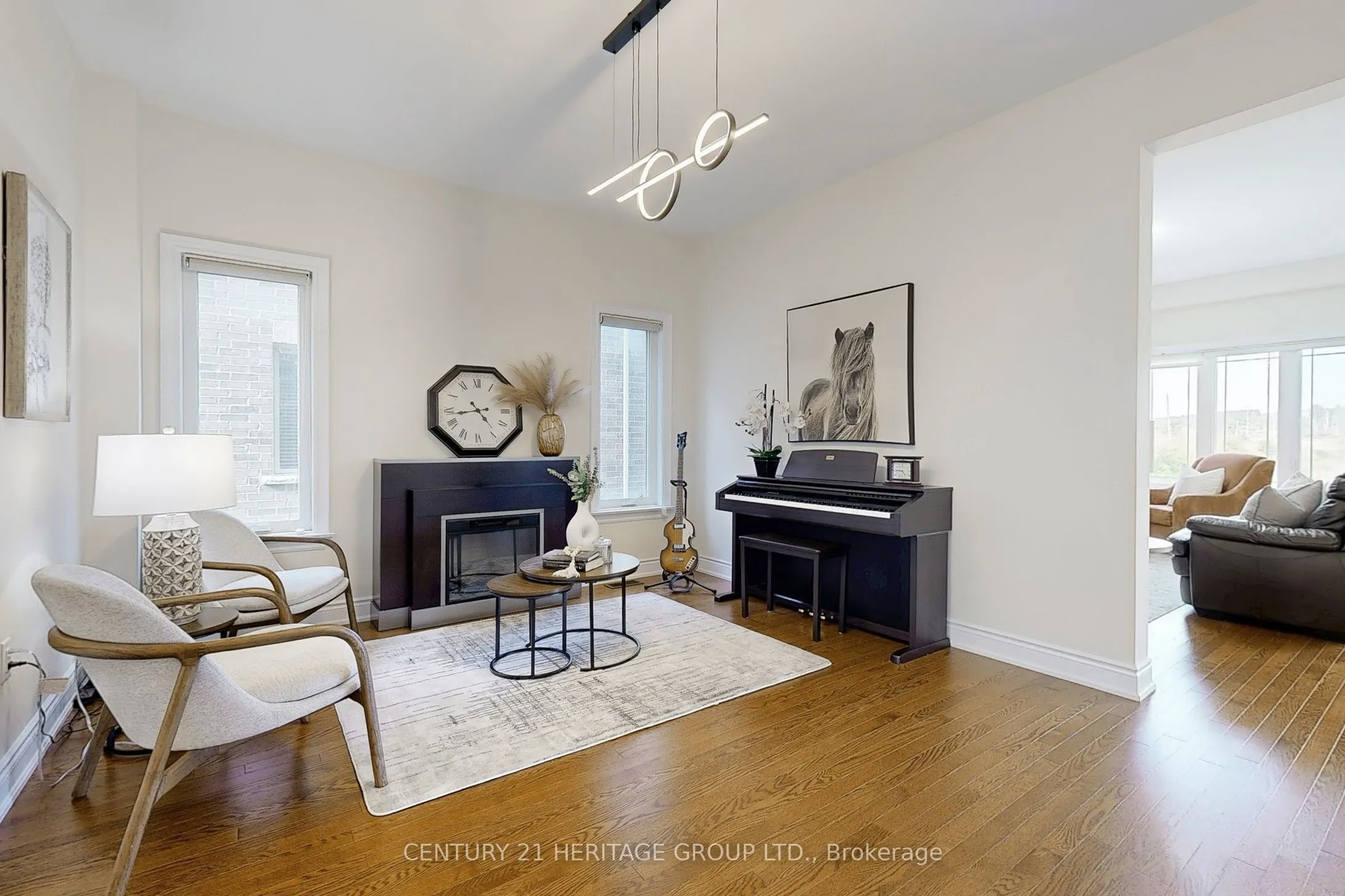 33 Lorne Thomas Place