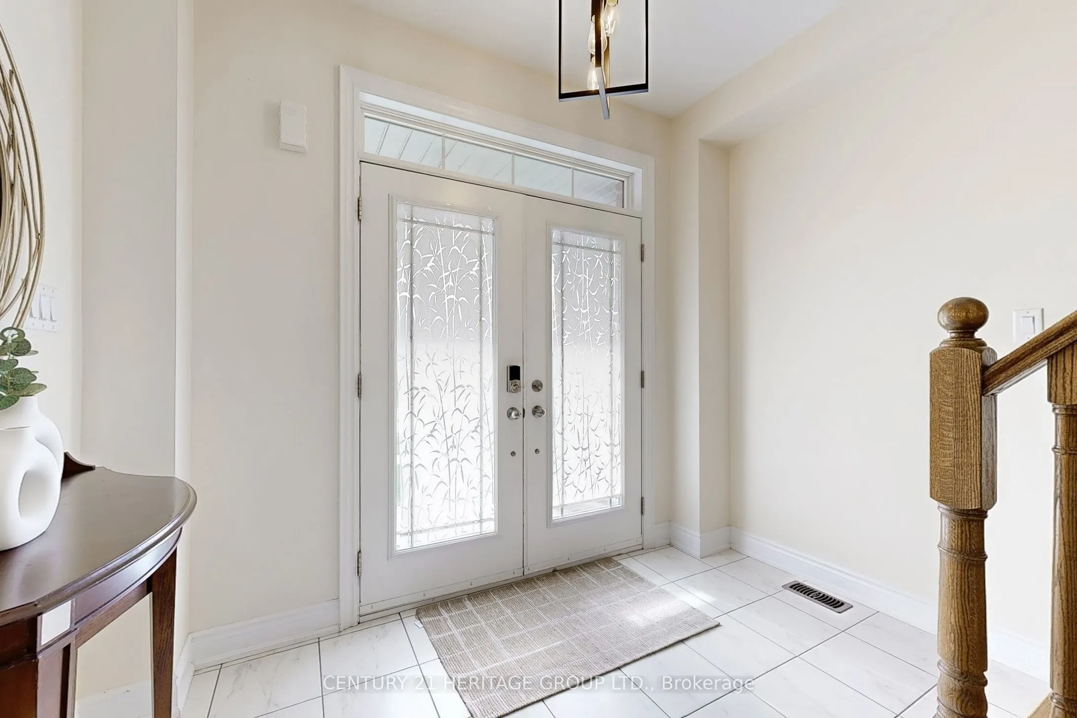 33 Lorne Thomas Place
