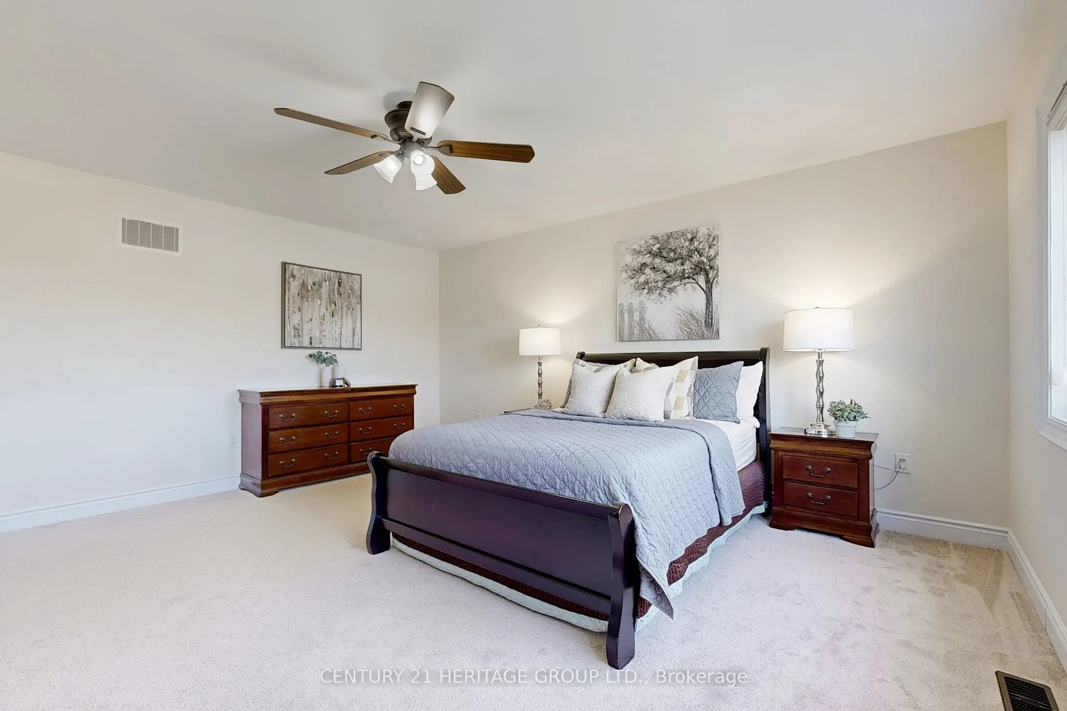 33 Lorne Thomas Place