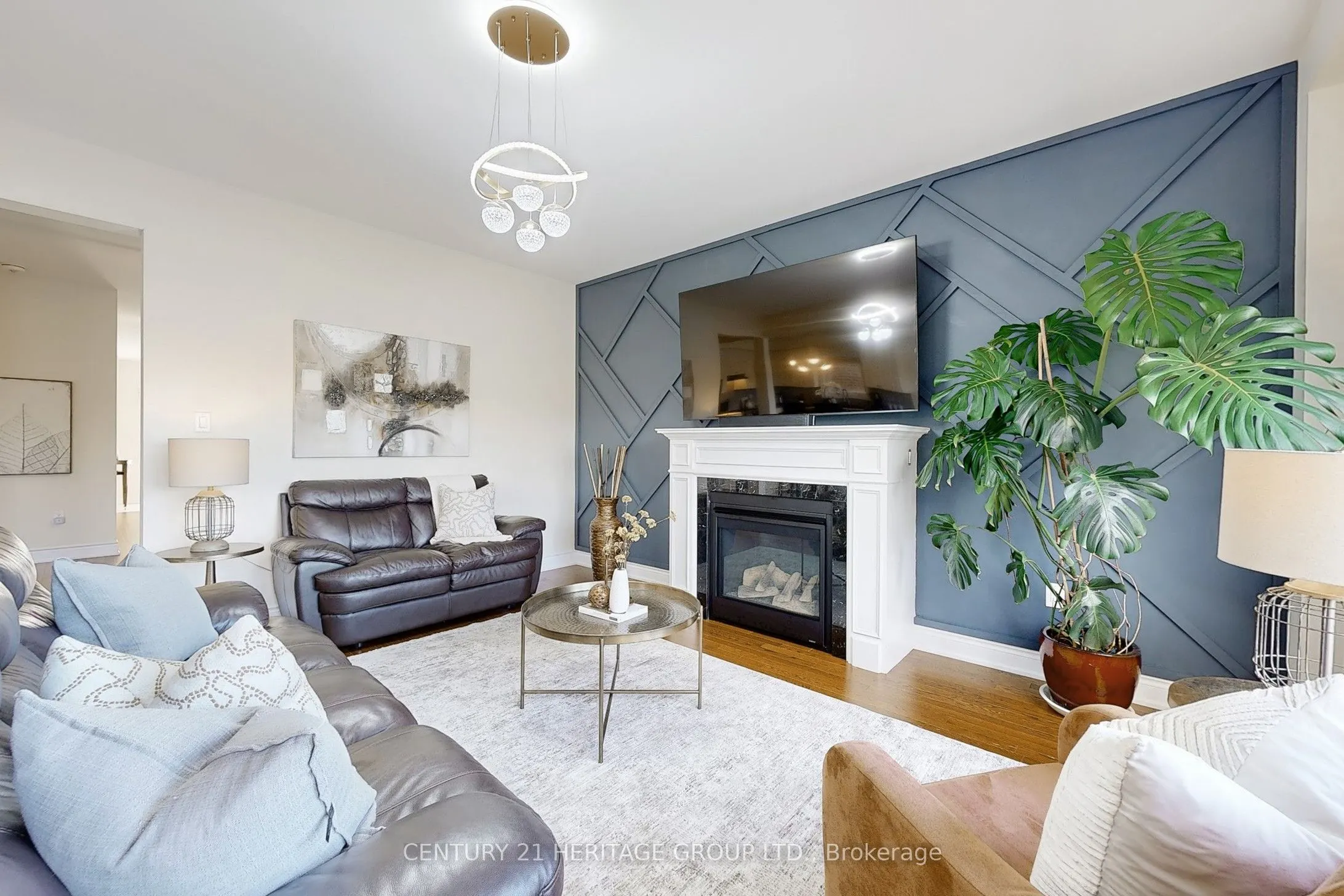 33 Lorne Thomas Place