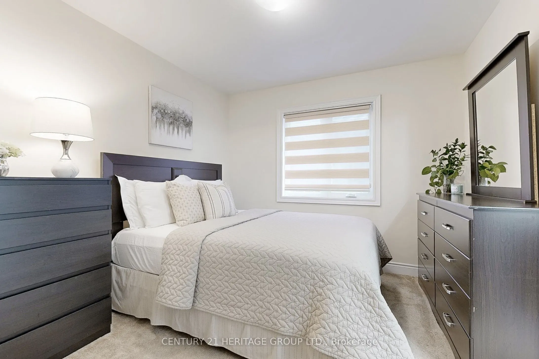 33 Lorne Thomas Place