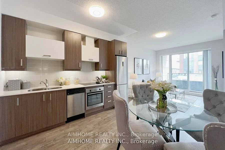 28 Uptown Drive, #523