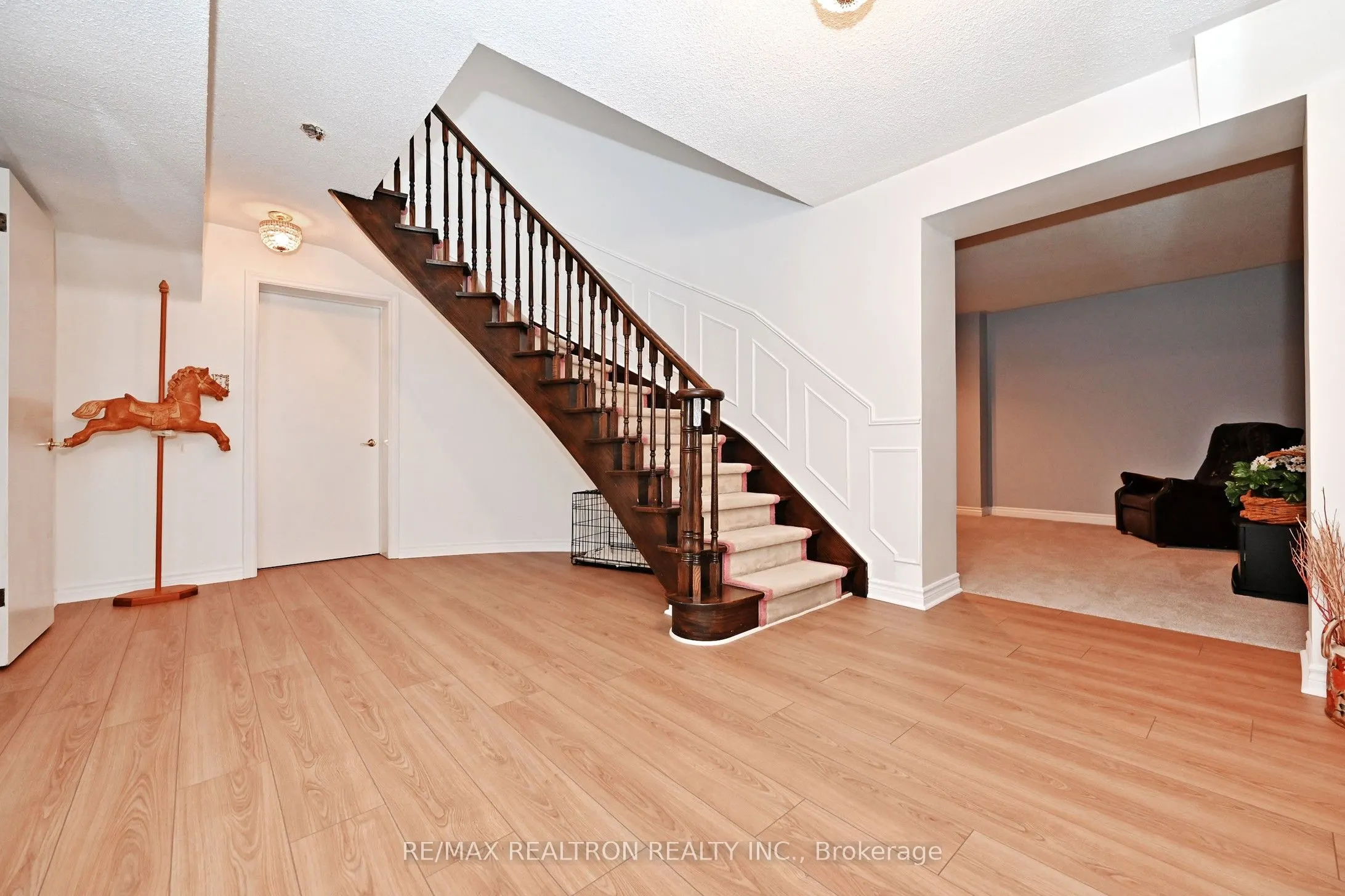 3 Whitelaw Court