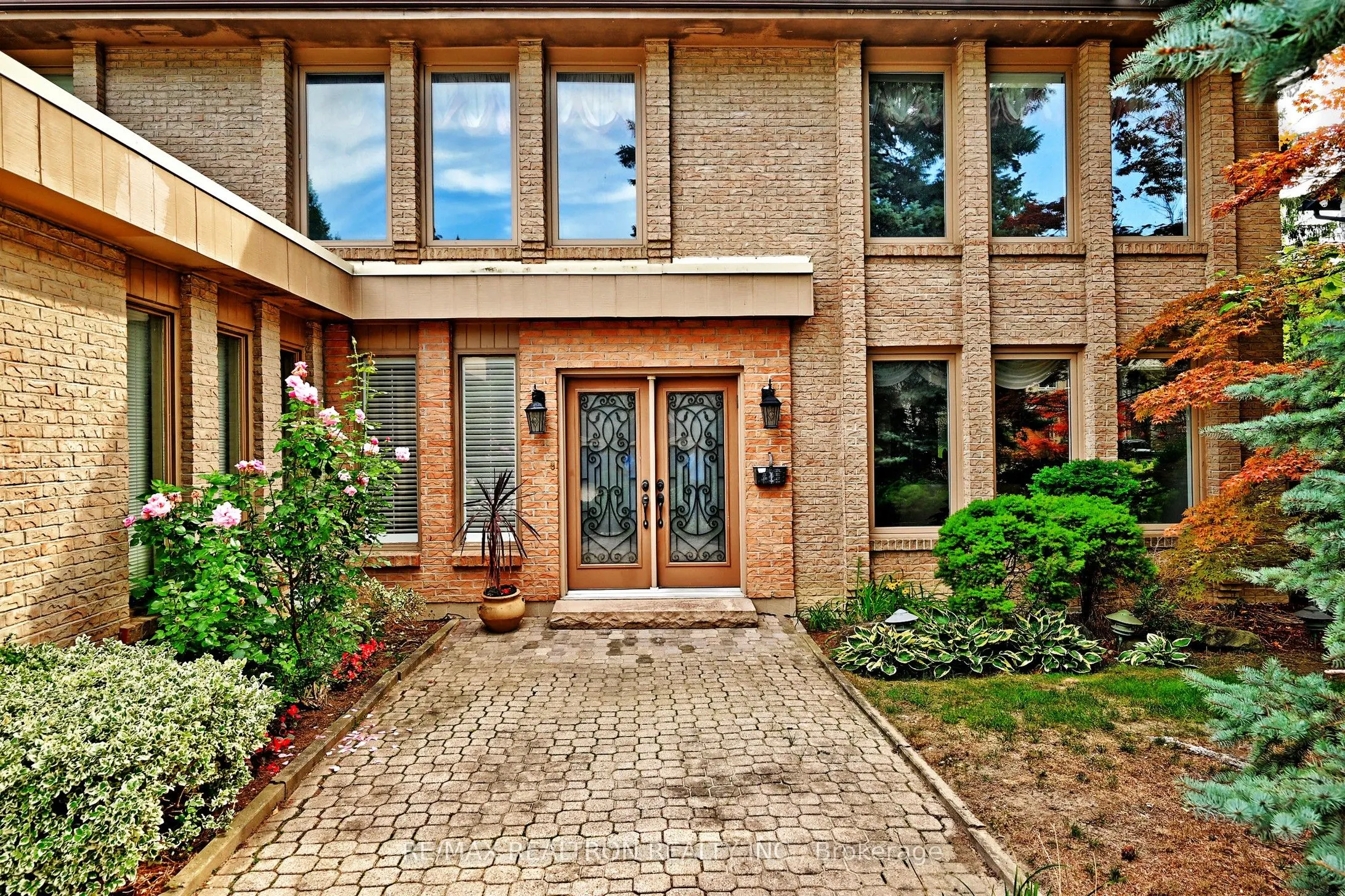 3 Whitelaw Court