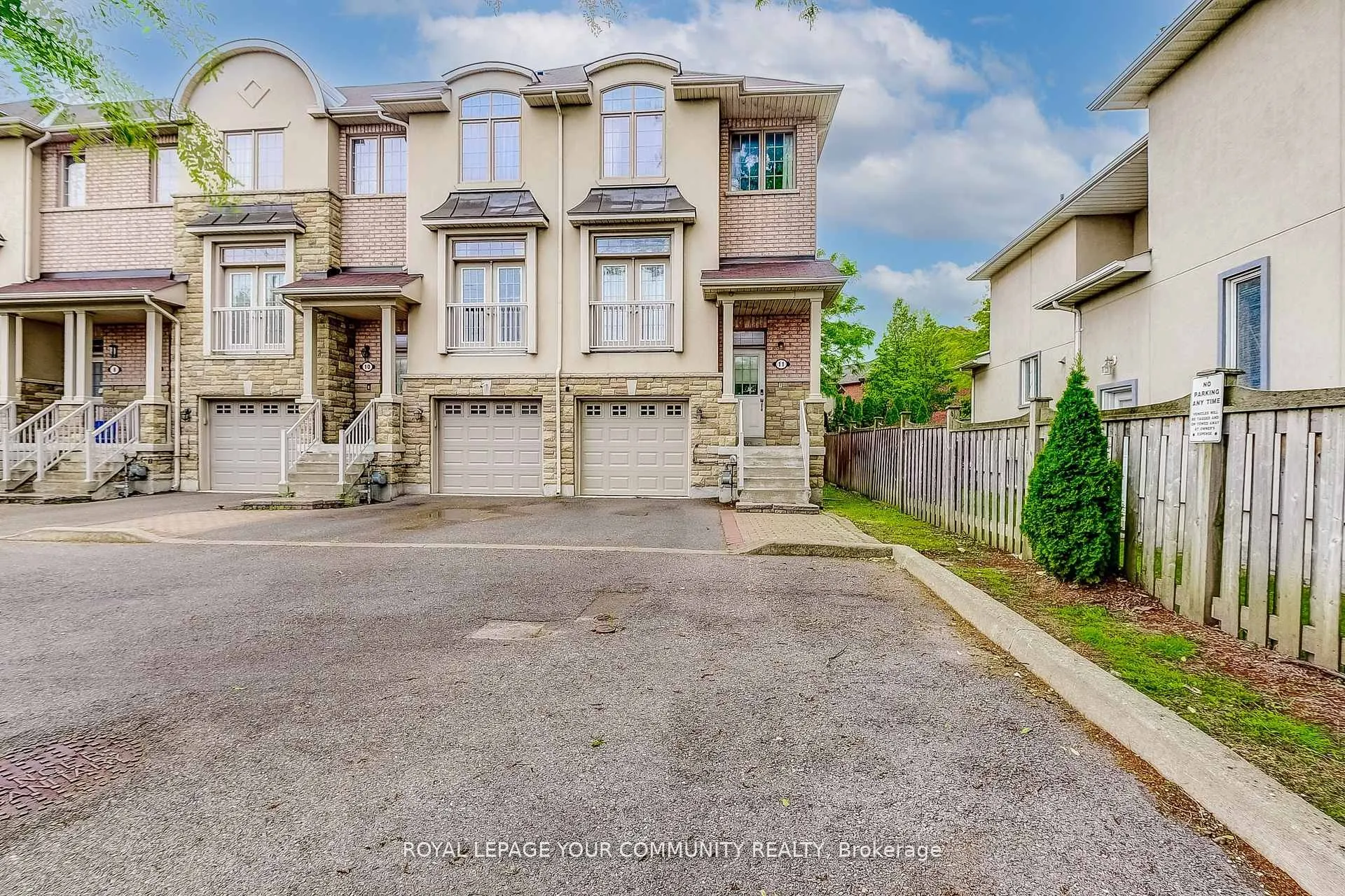9205 Bathurst Street, #11