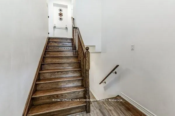 9205 Bathurst Street, #11