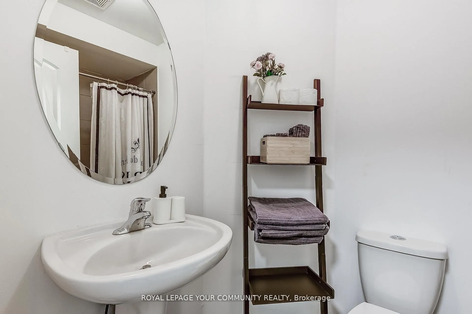 9205 Bathurst Street, #11