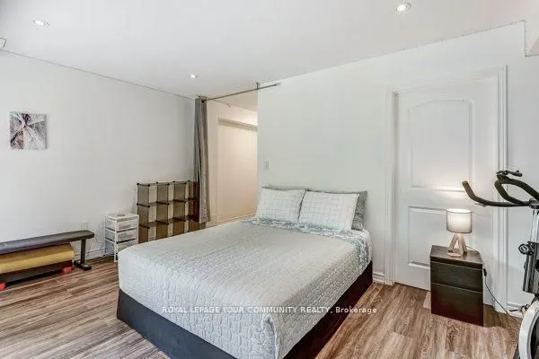 9205 Bathurst Street, #11