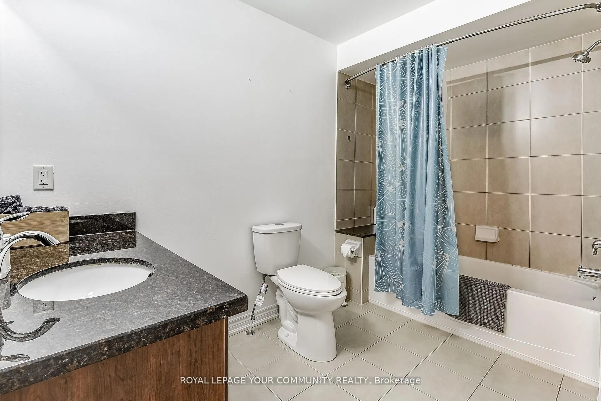9205 Bathurst Street, #11