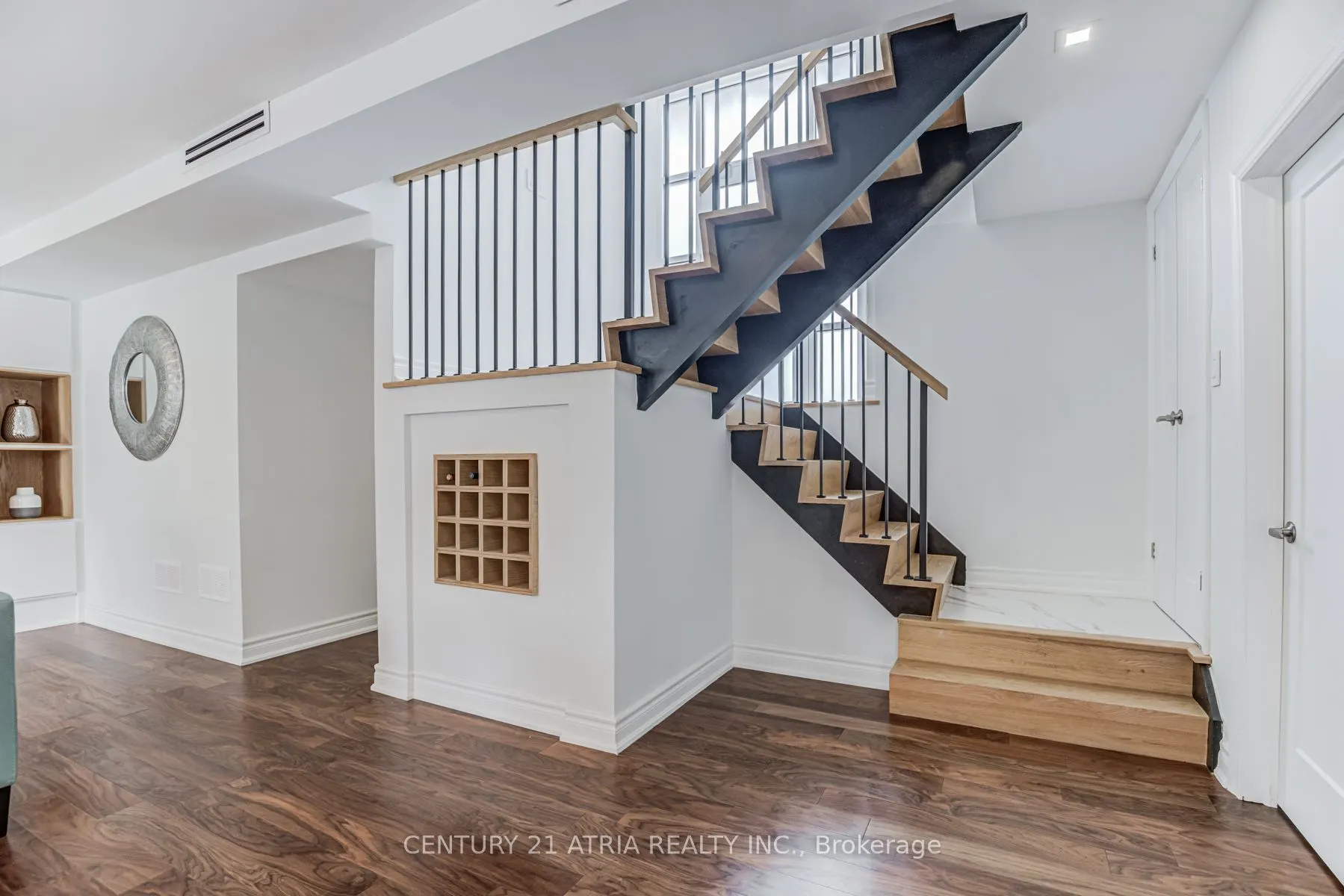 58 Lawnwood Court