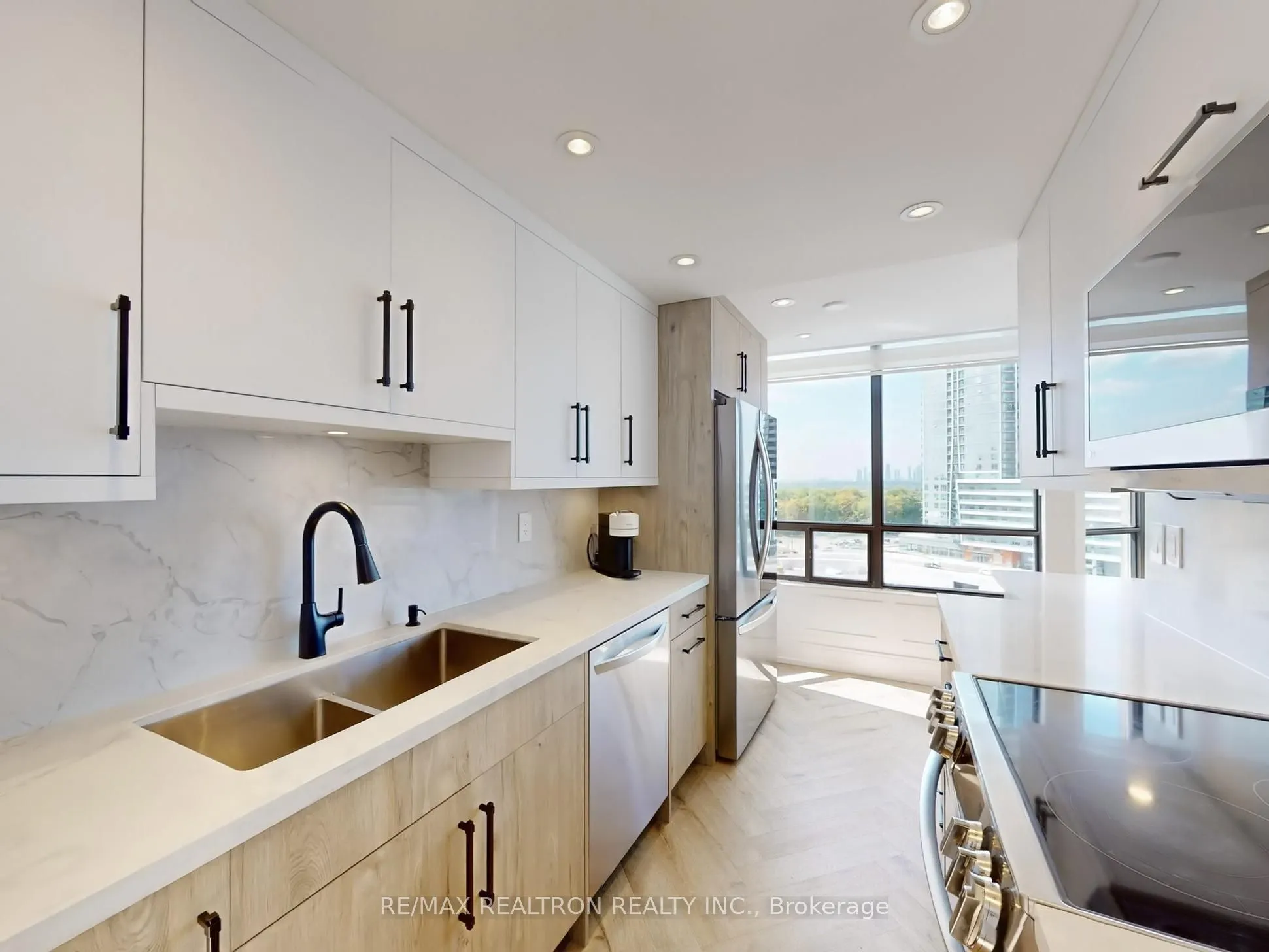 7460 Bathurst Street, #1111