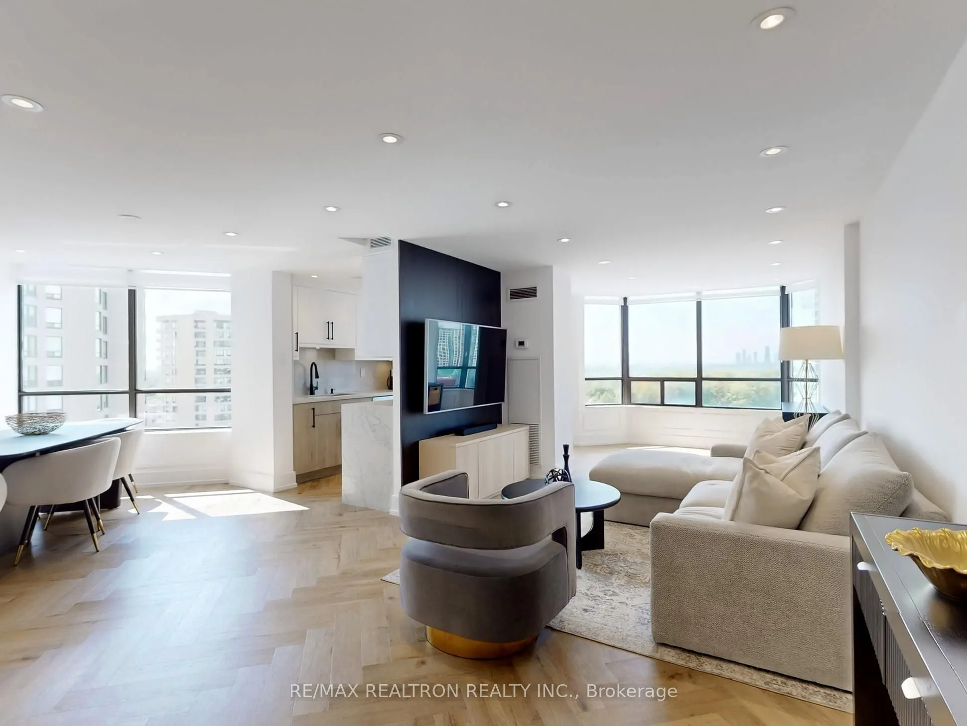 7460 Bathurst Street, #1111