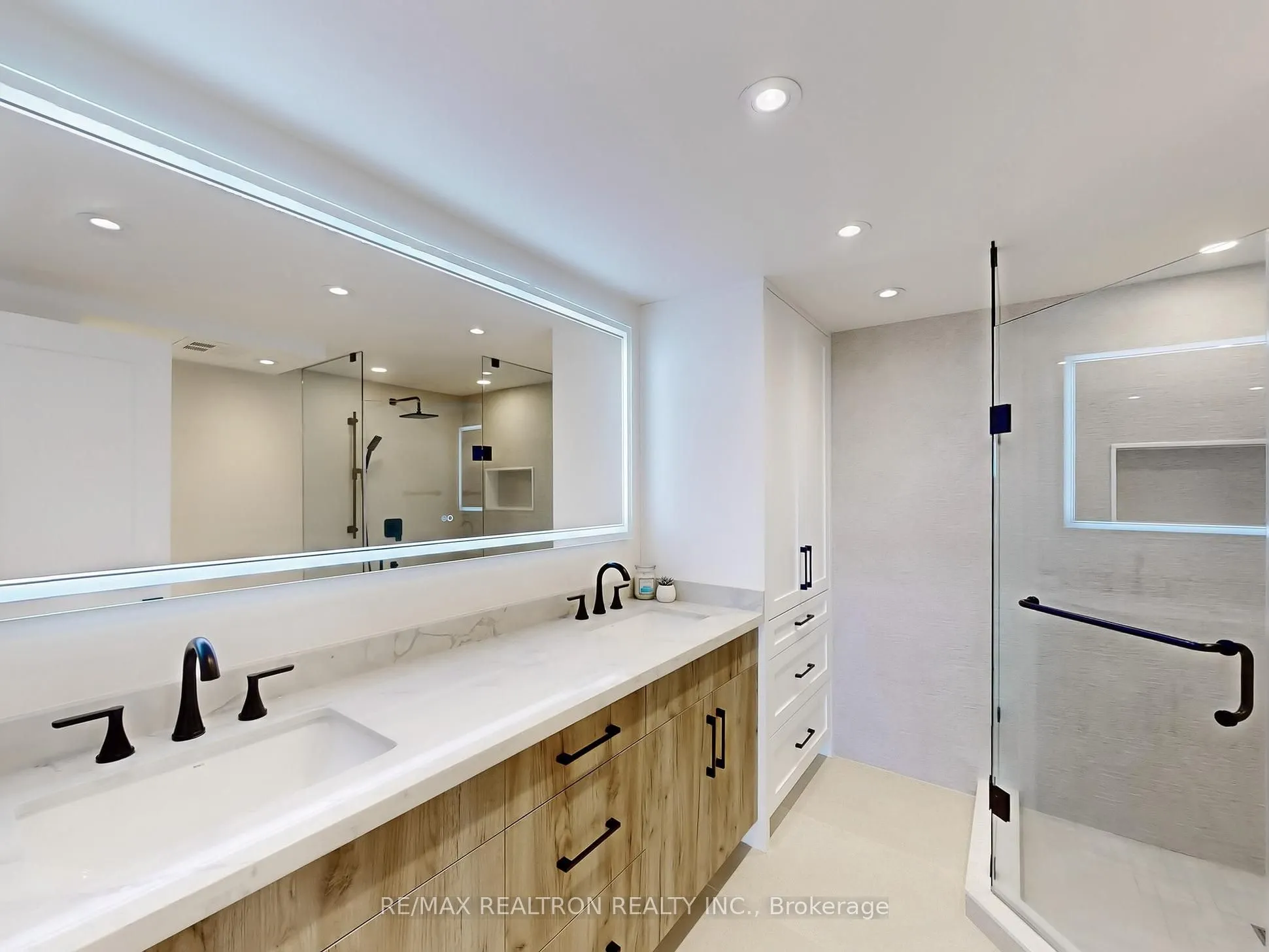7460 Bathurst Street, #1111