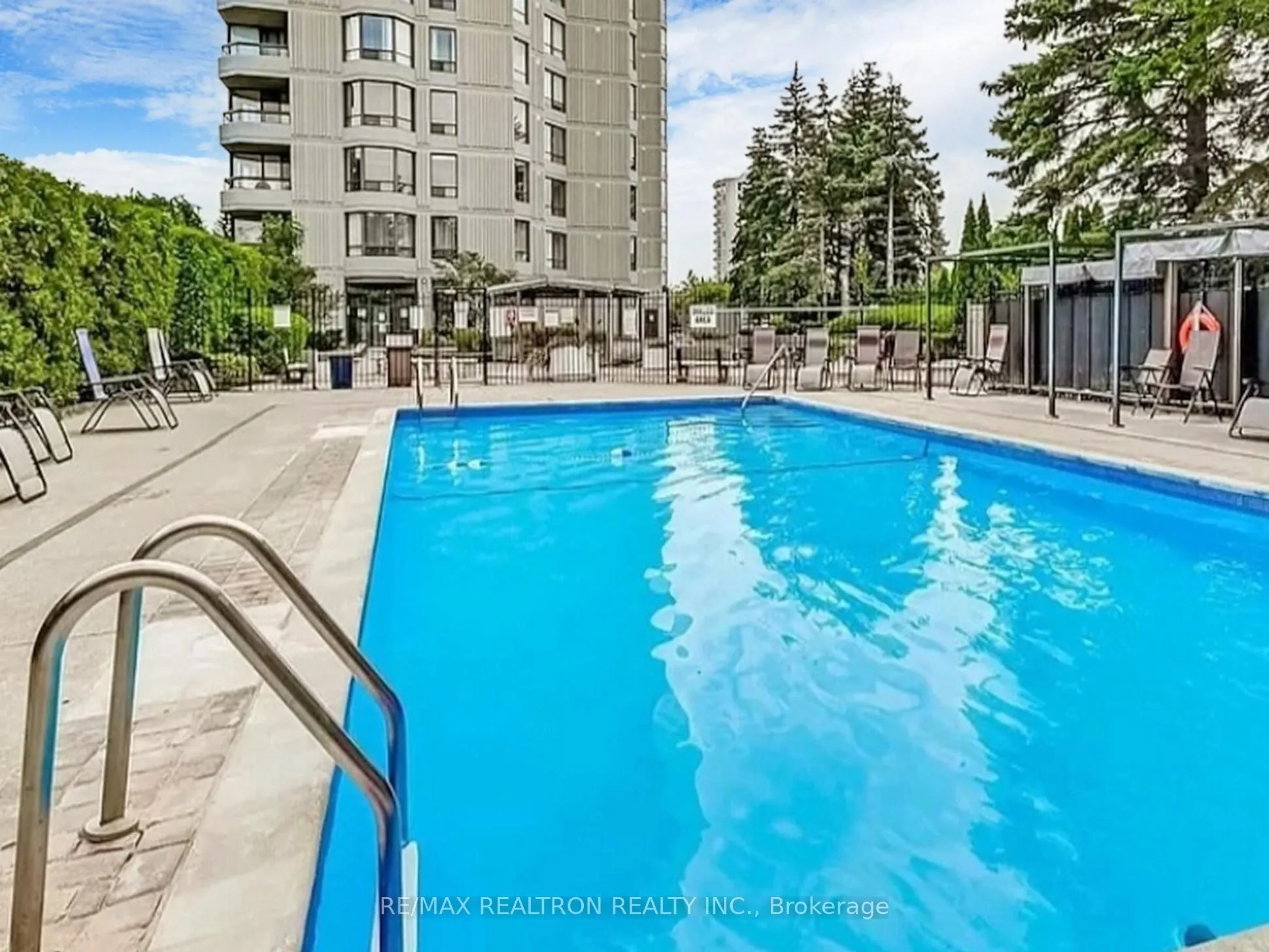 7460 Bathurst Street, #1111