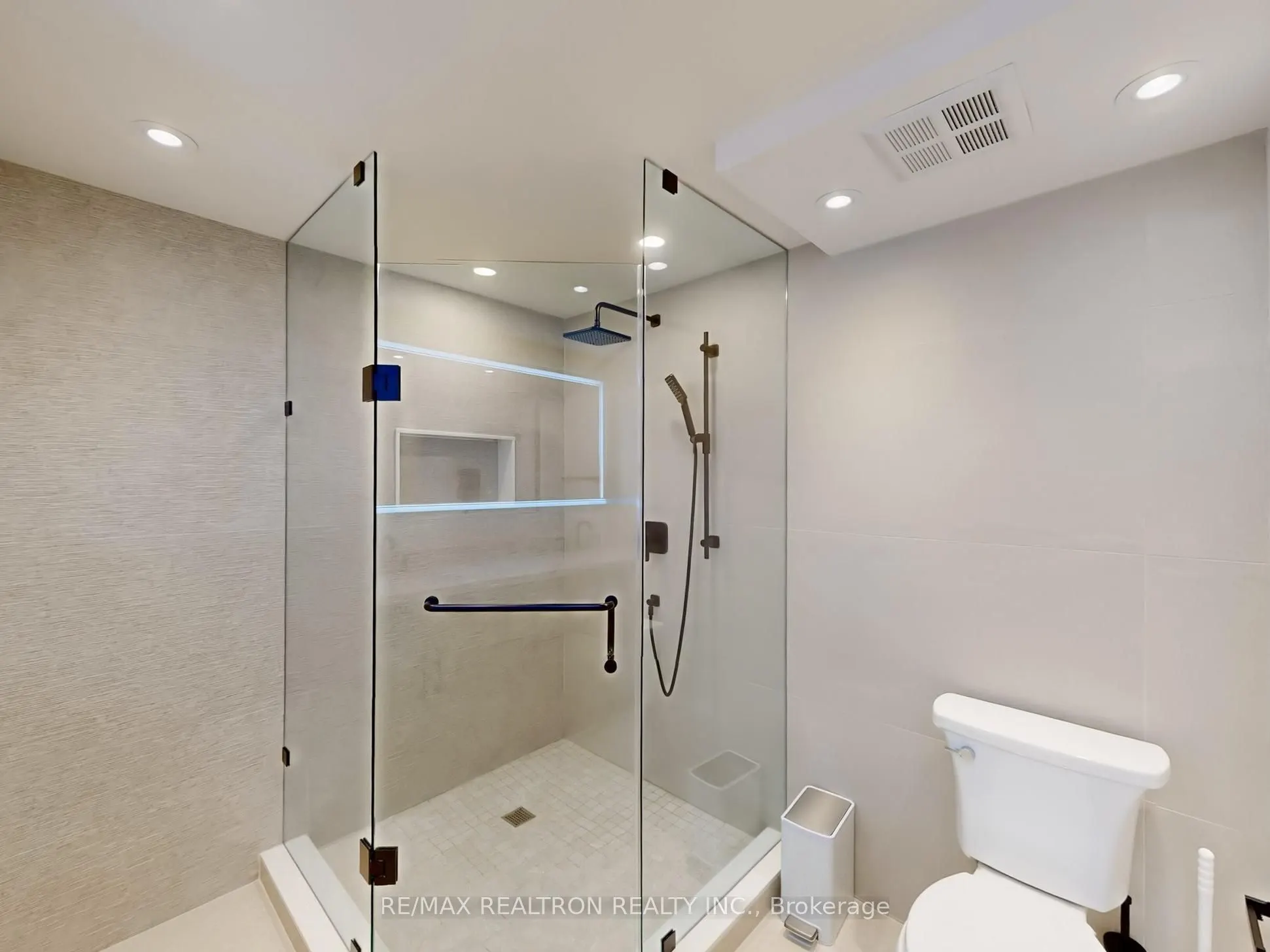 7460 Bathurst Street, #1111