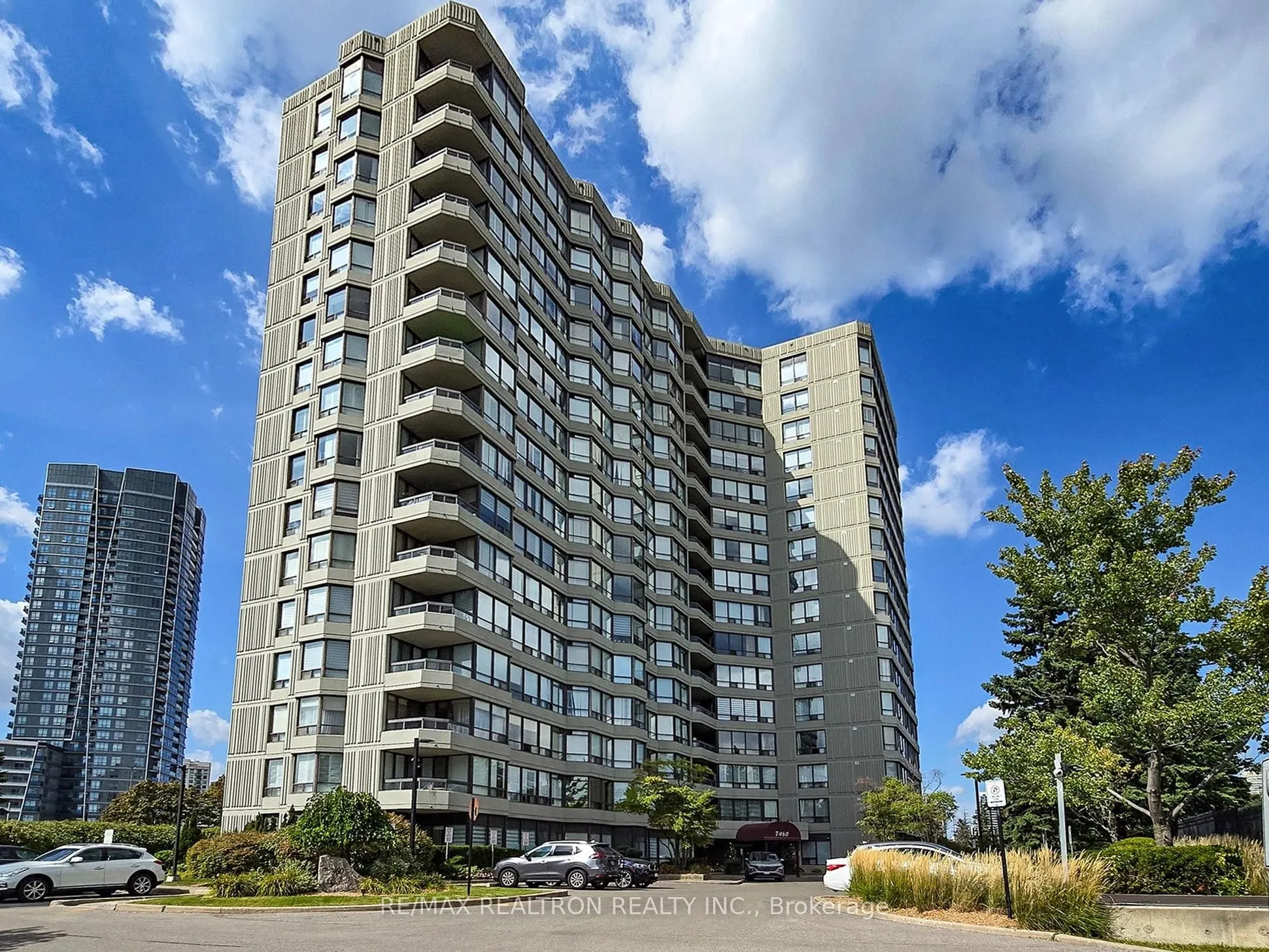 7460 Bathurst Street, #1111