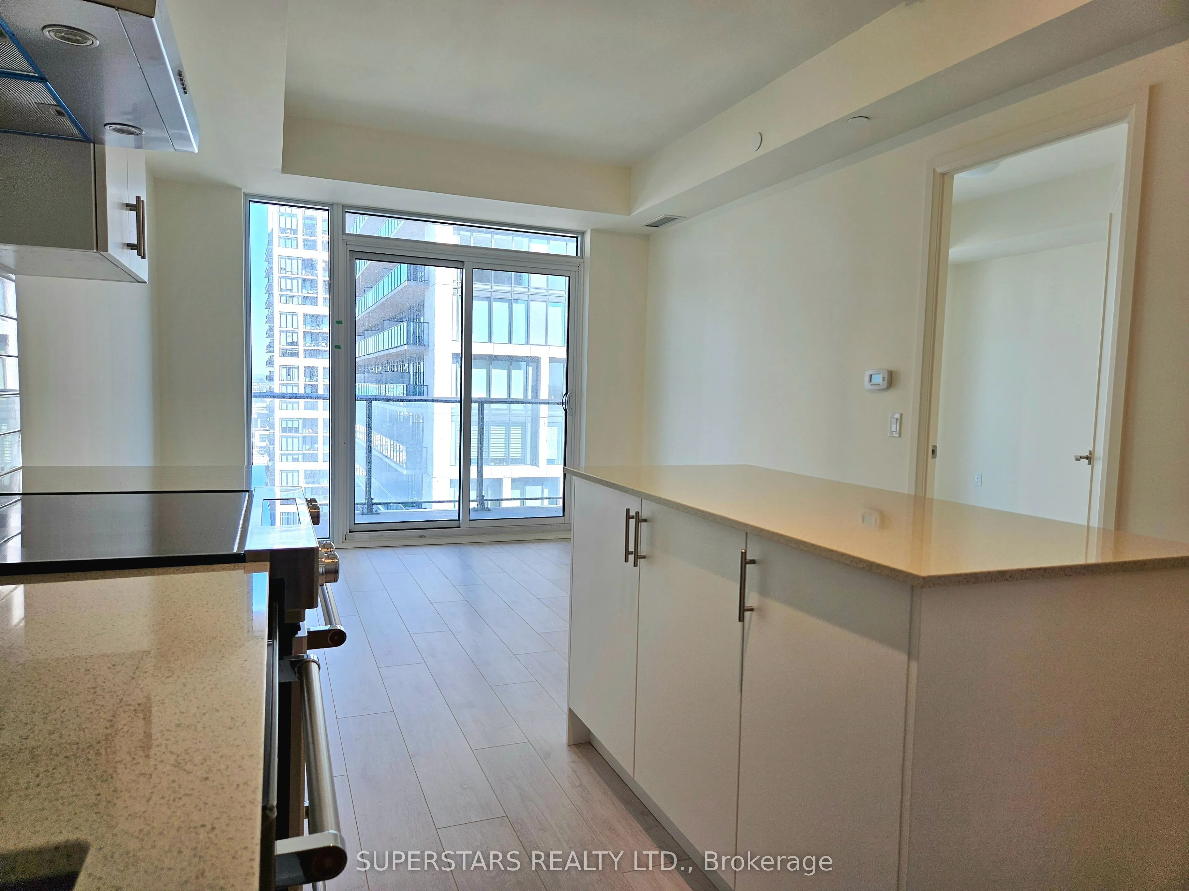 8960 Jane Street, #1718