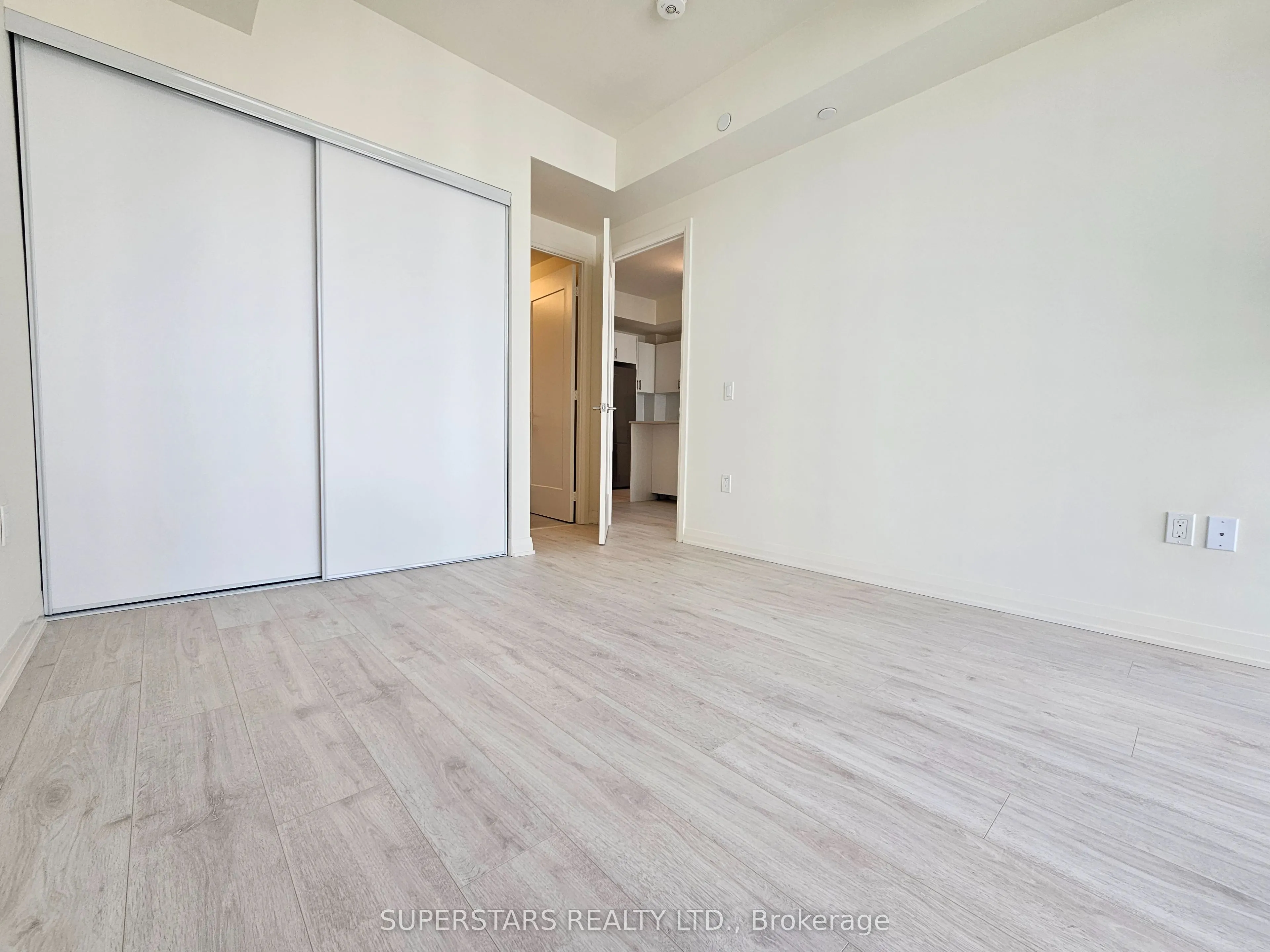 8960 Jane Street, #1718