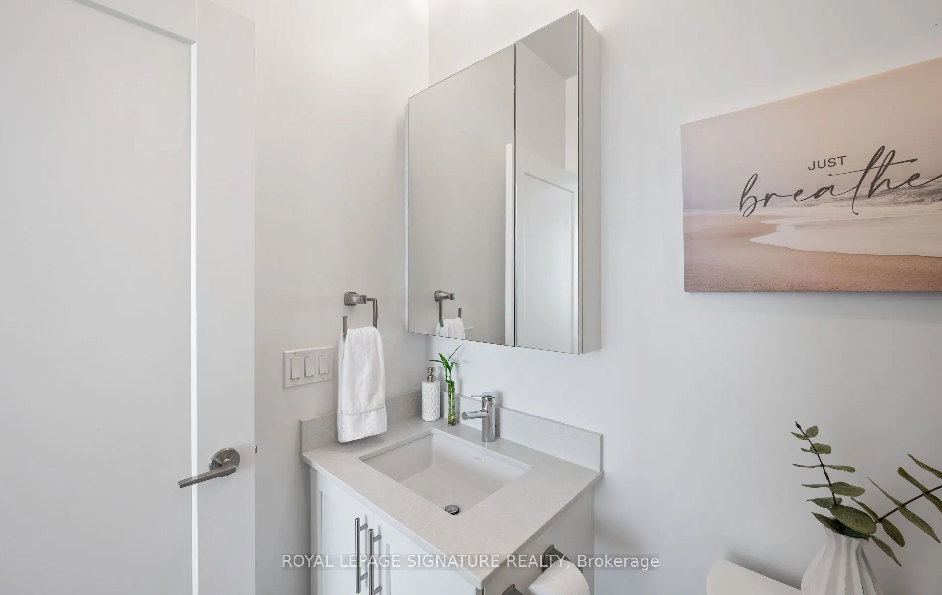 105 Oneida Crescent, #PH07