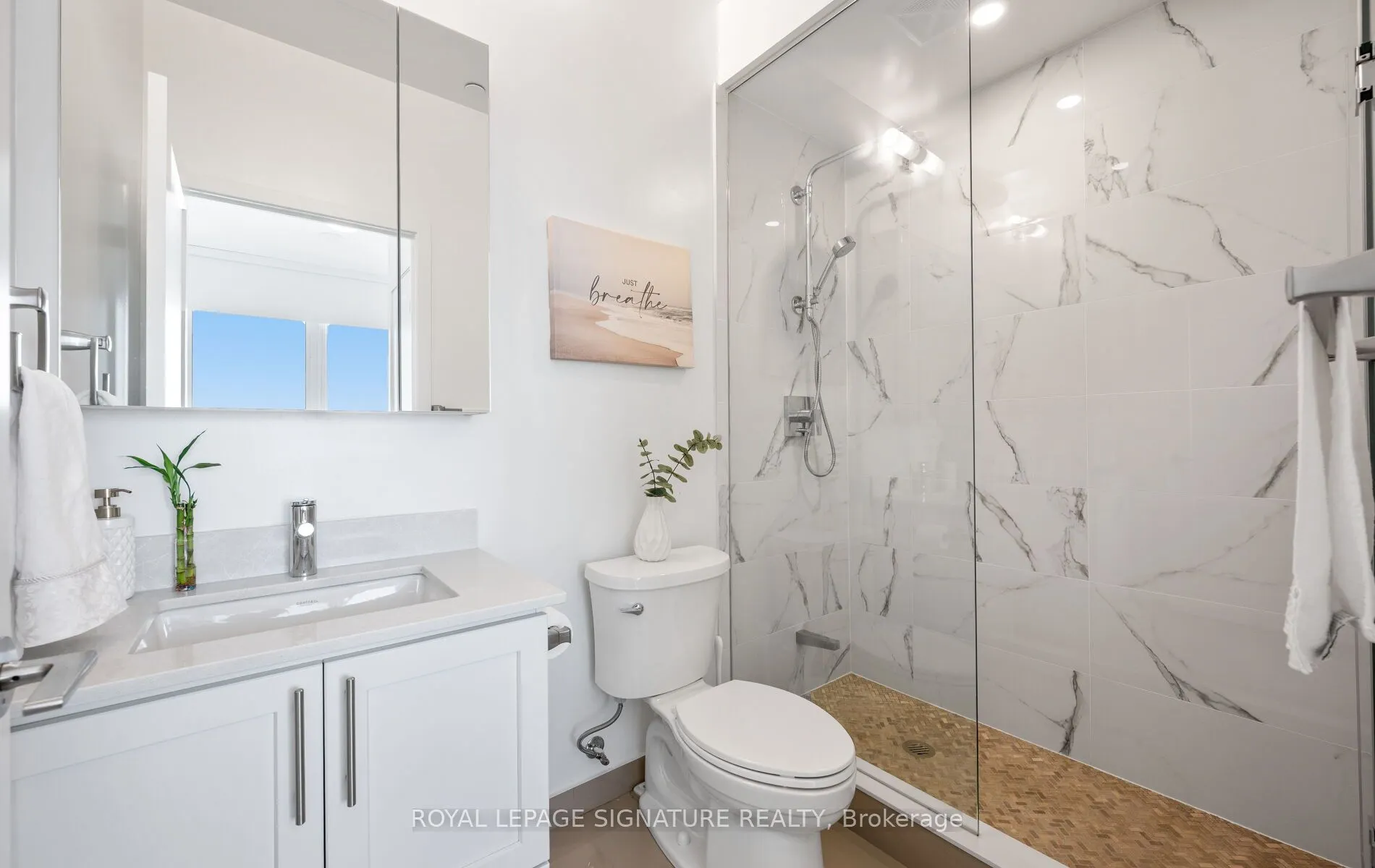 105 Oneida Crescent, #PH07