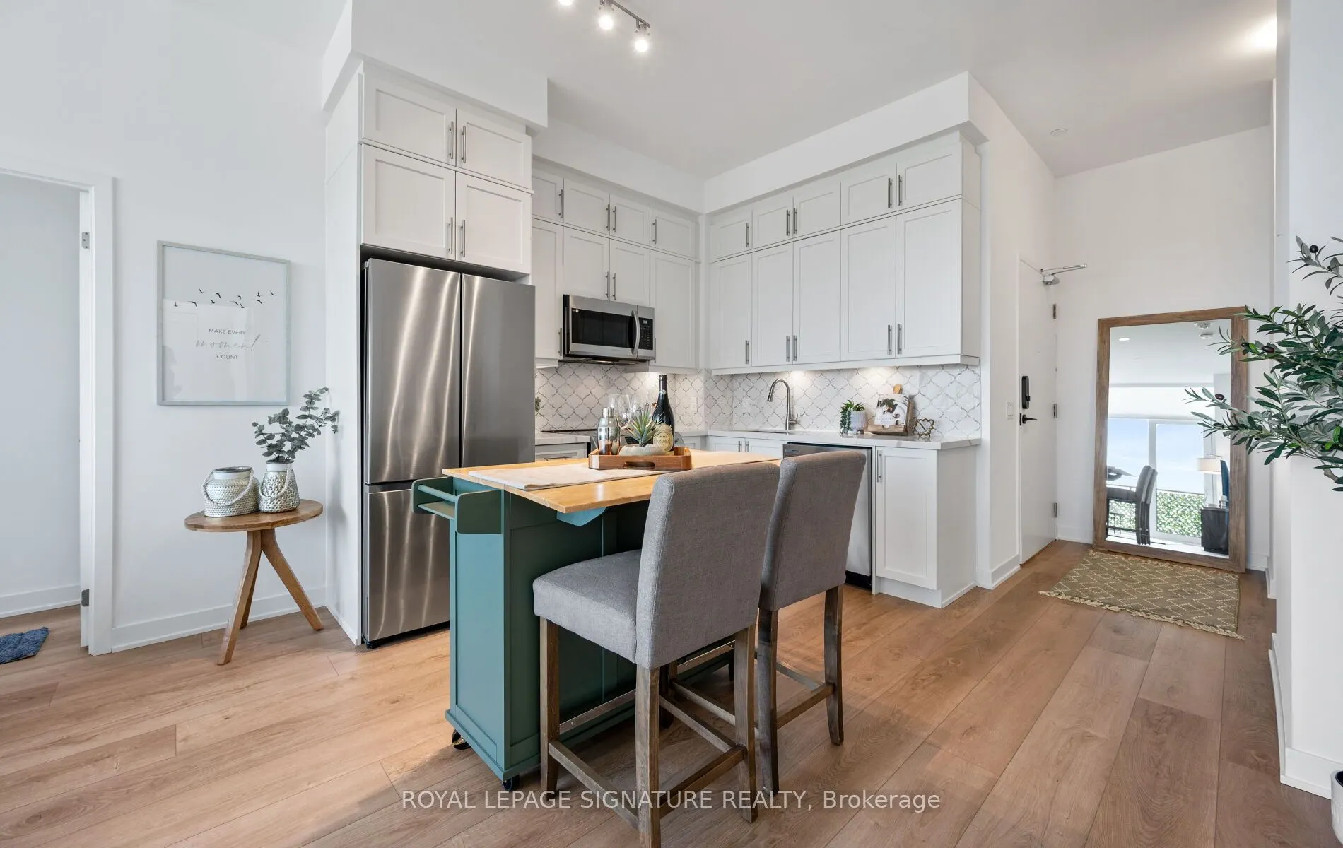 105 Oneida Crescent, #PH07