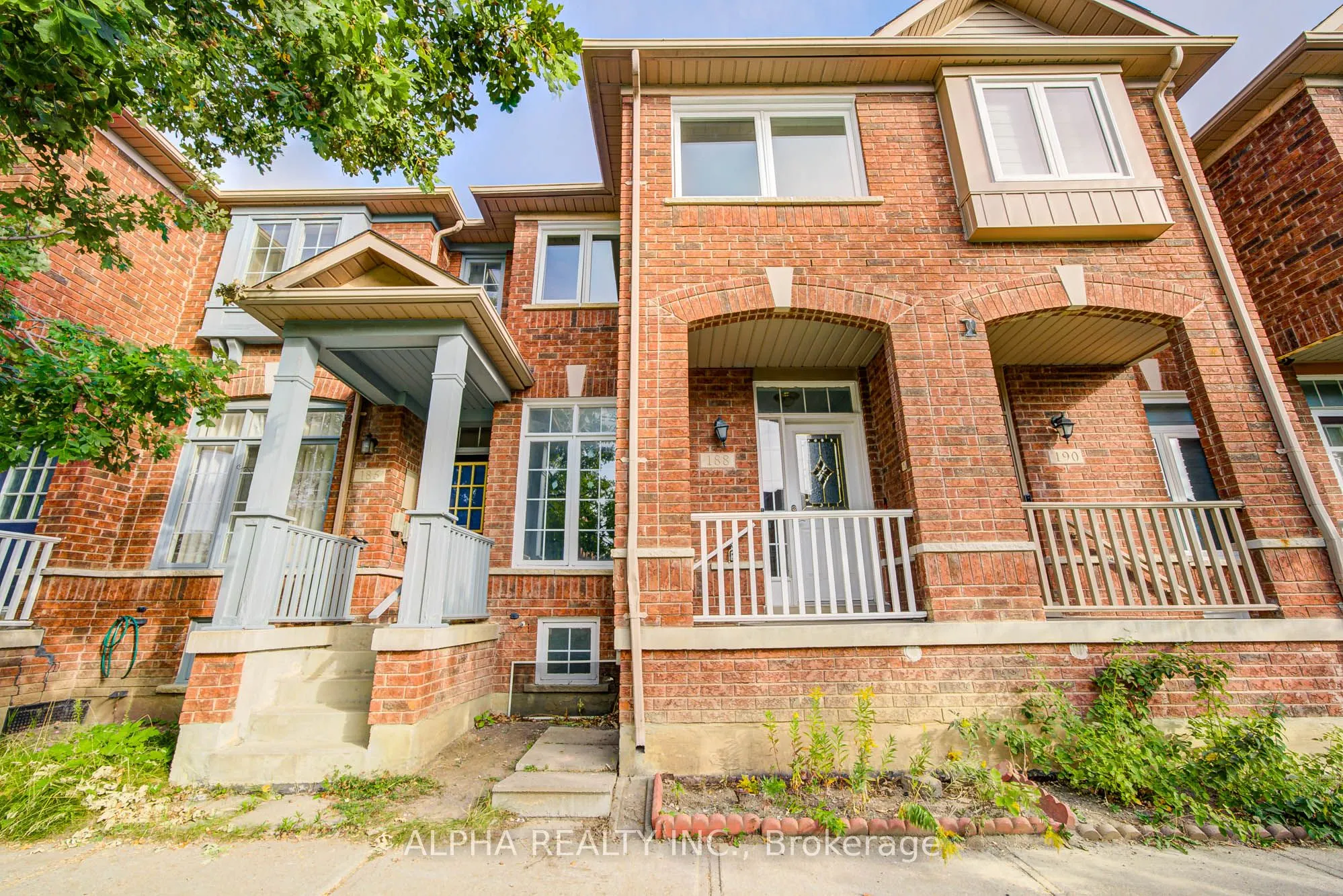 188 Bur Oak Avenue