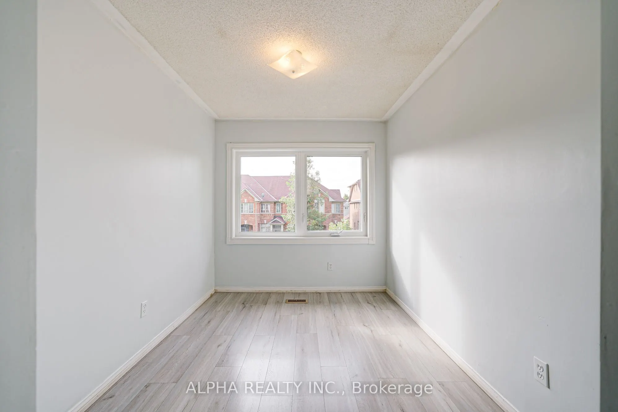 188 Bur Oak Avenue