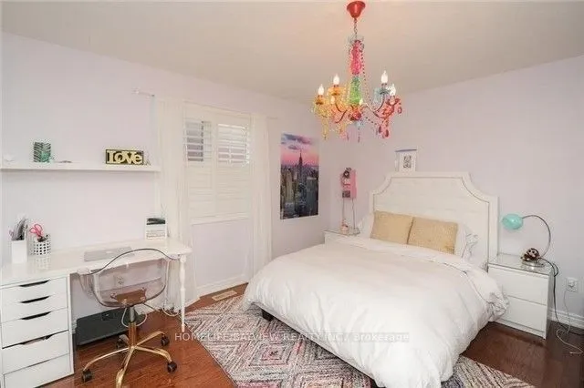 34 Lady Valentina Avenue