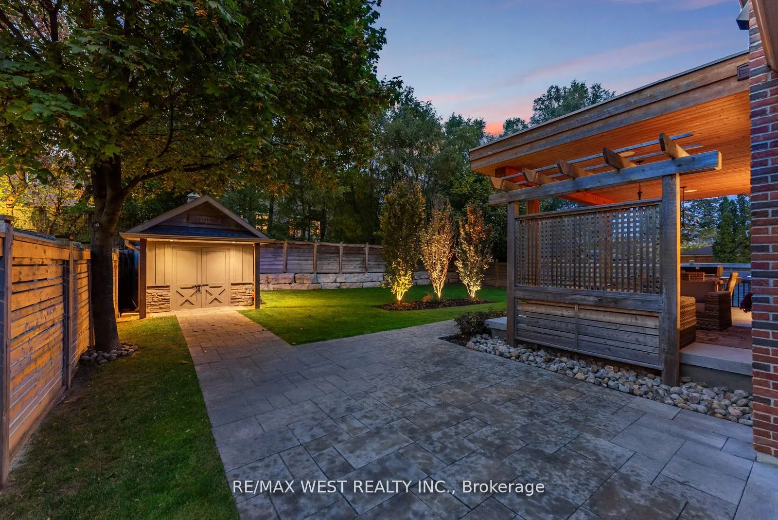 6 Weller Crescent