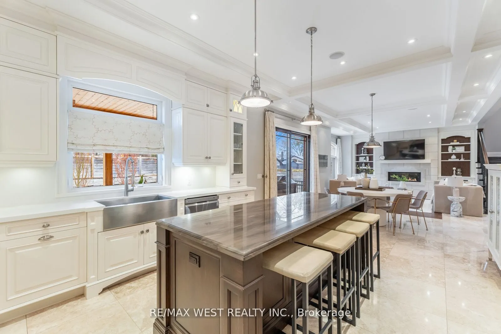 6 Weller Crescent
