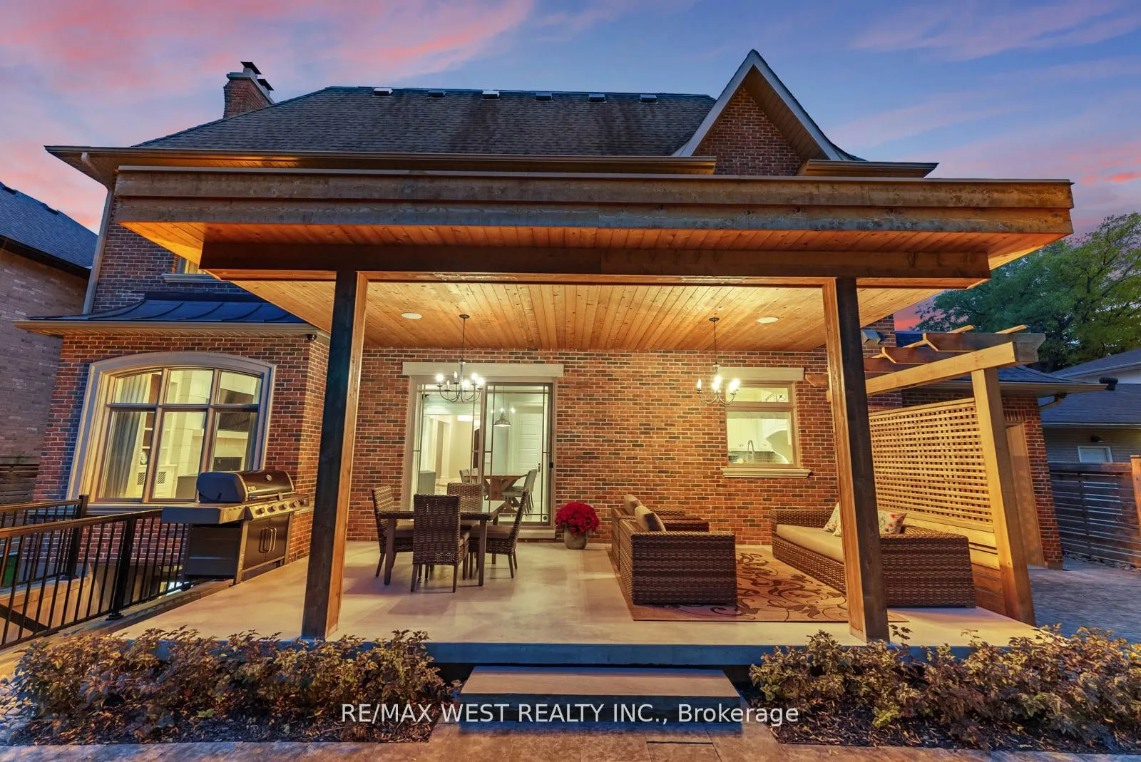 6 Weller Crescent