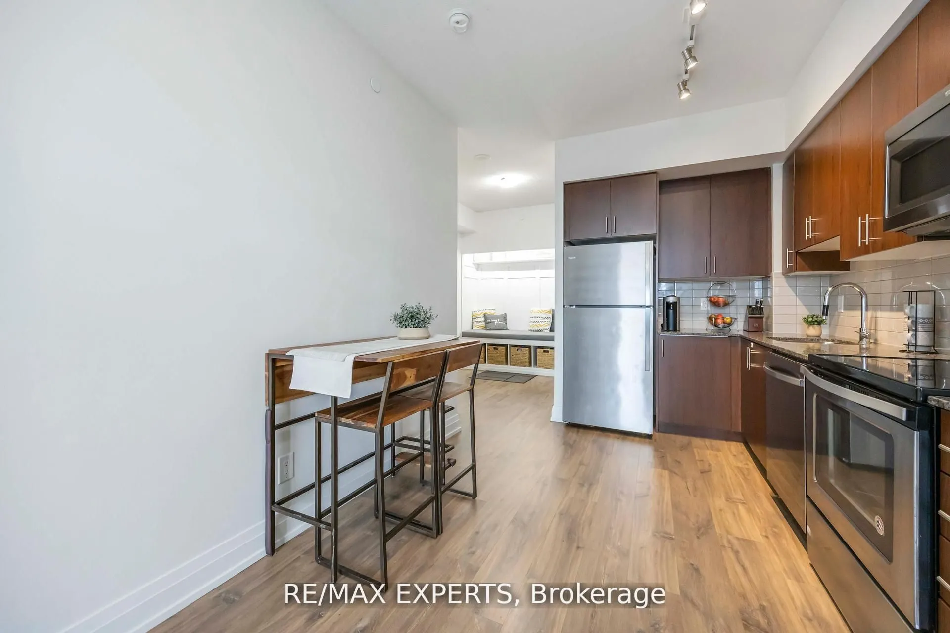 3700 Highway 7, #801