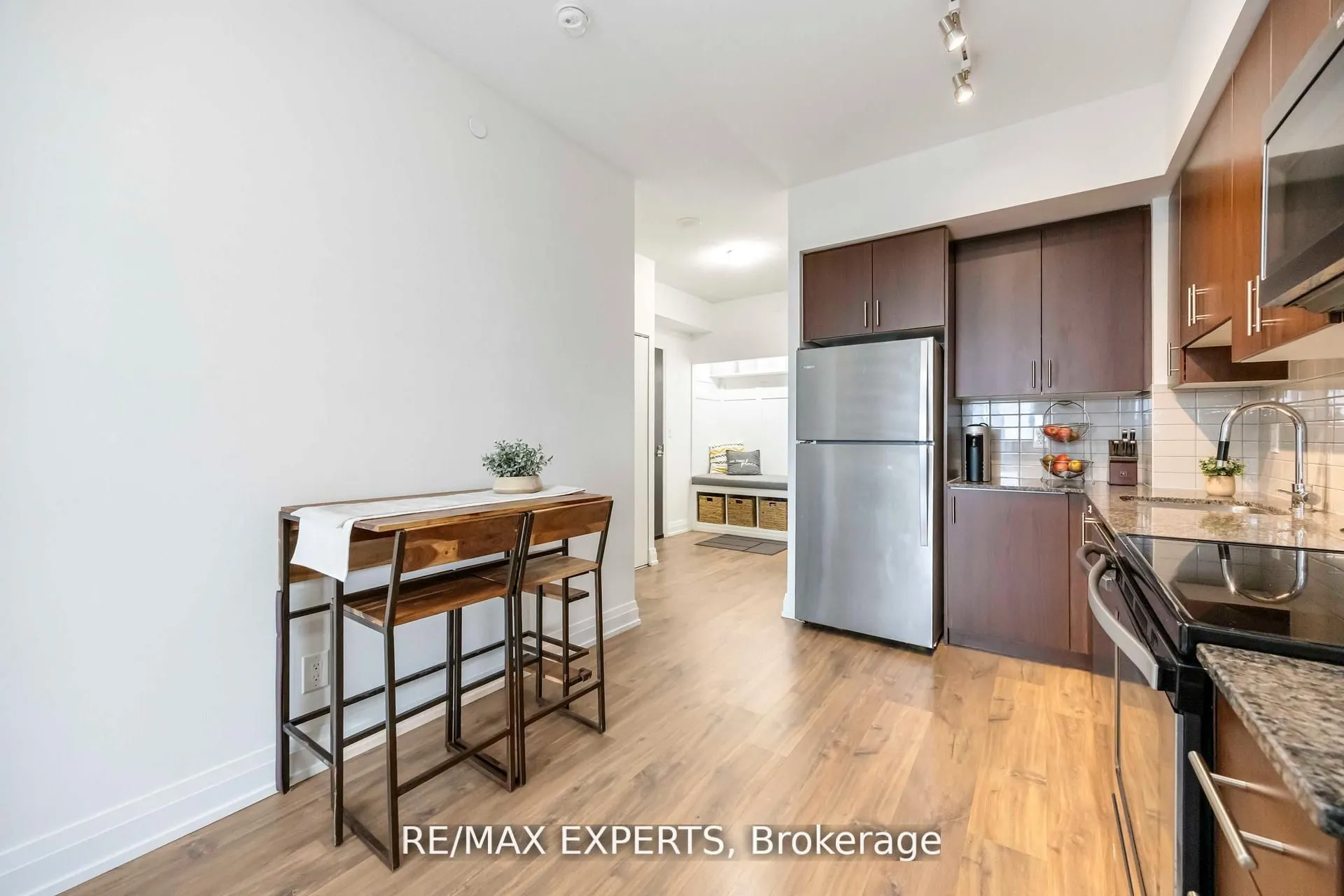 3700 Highway 7, #801