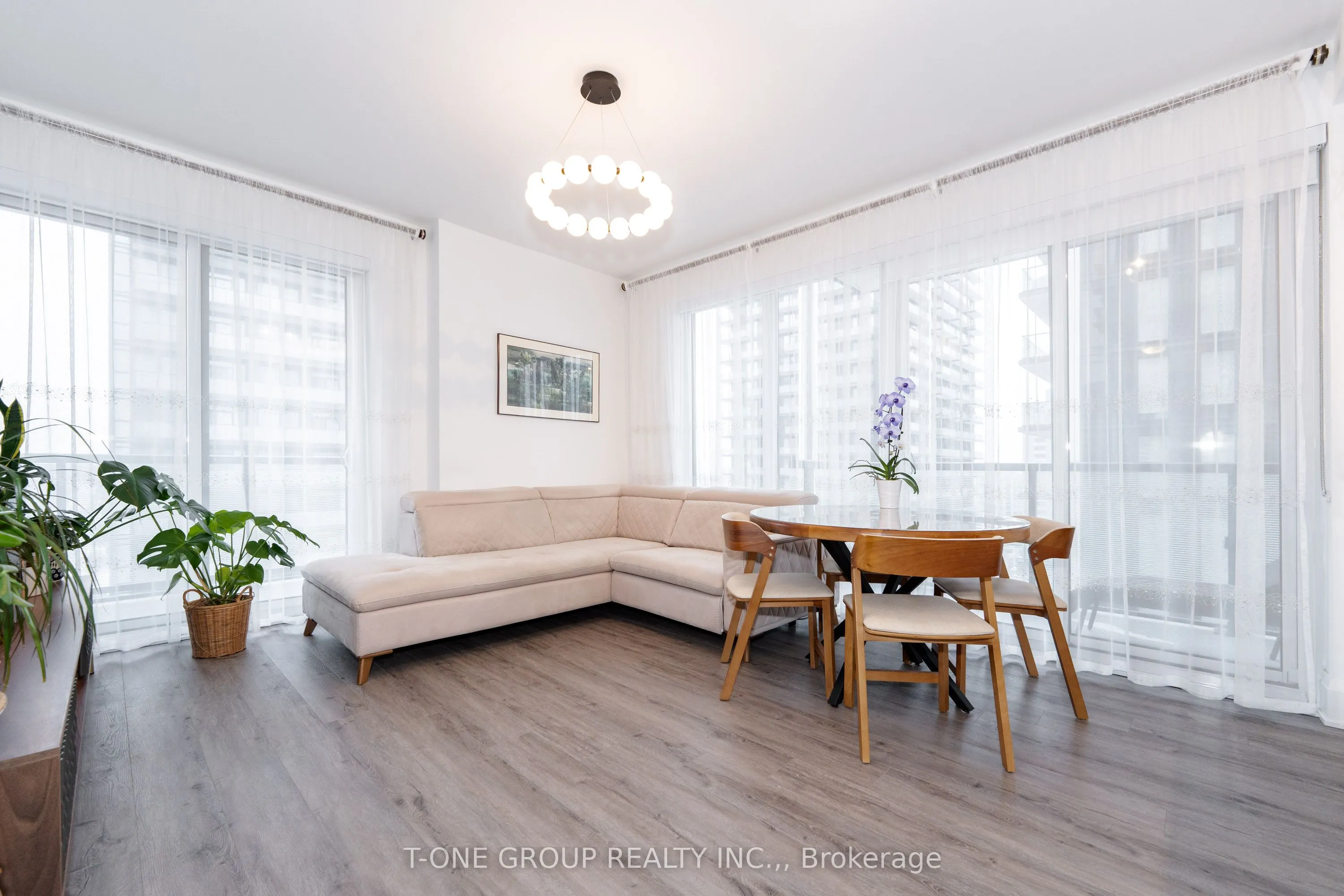 85 Oneida Crescent, #1514