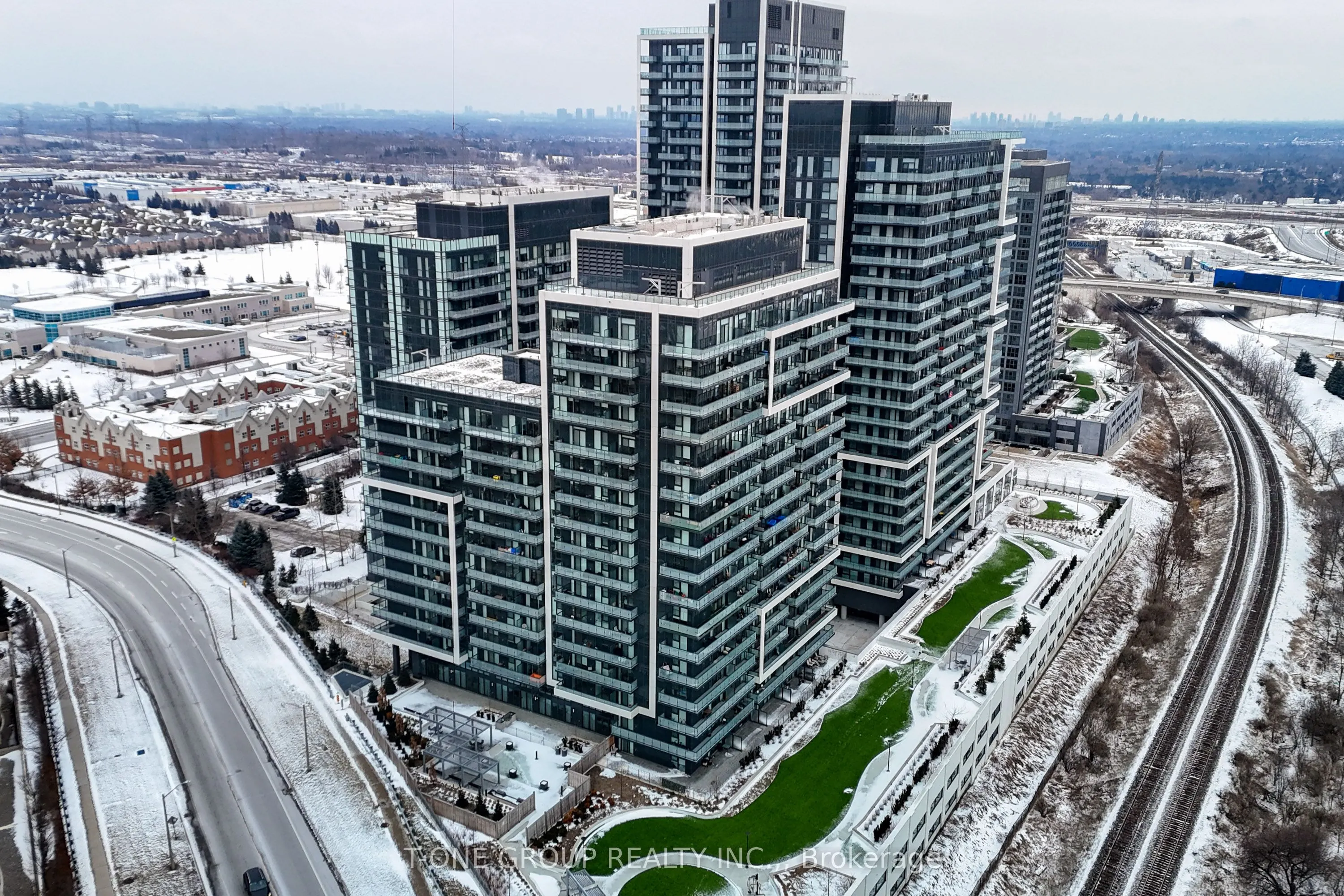 85 Oneida Crescent, #1514