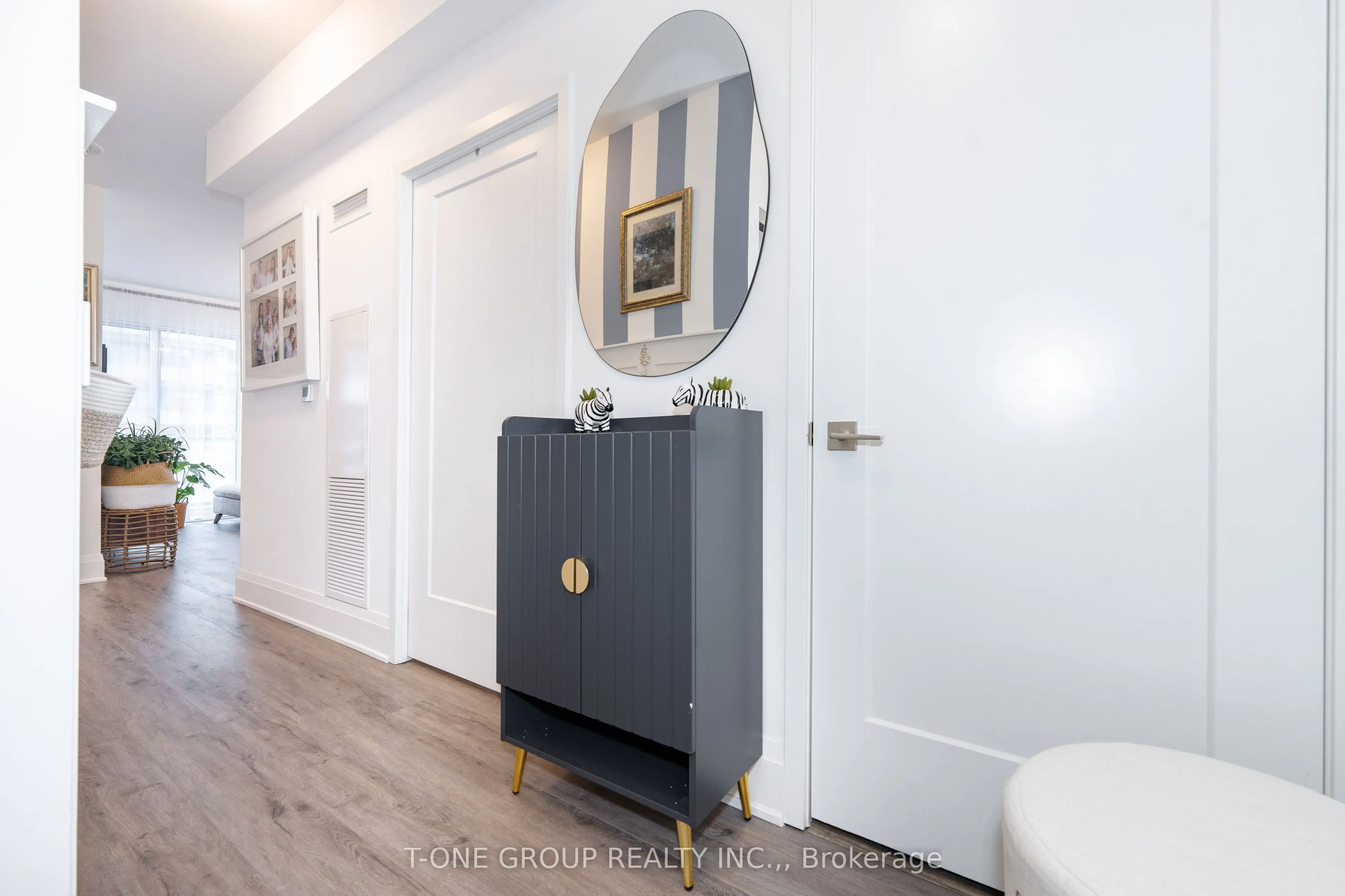 85 Oneida Crescent, #1514