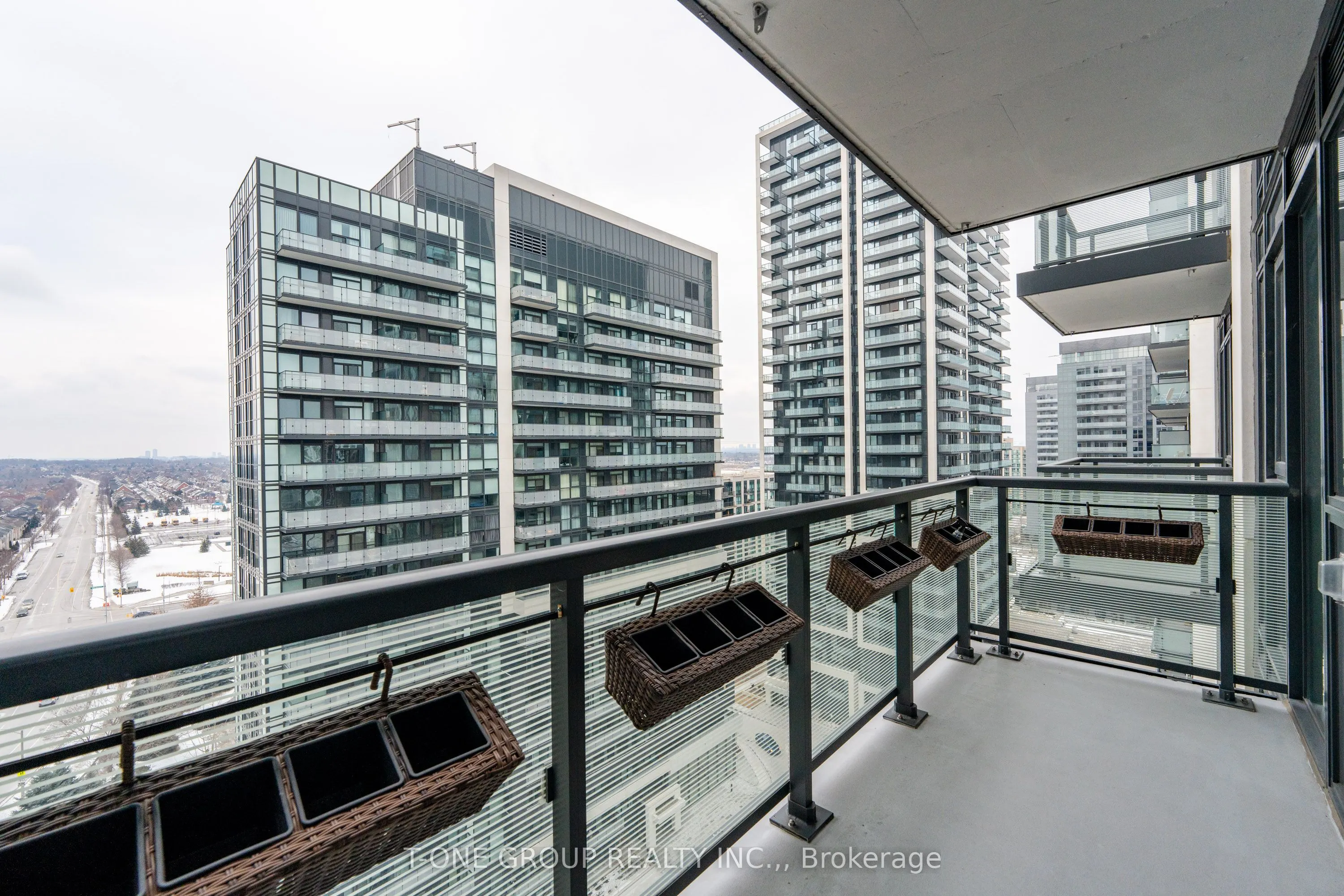 85 Oneida Crescent, #1514