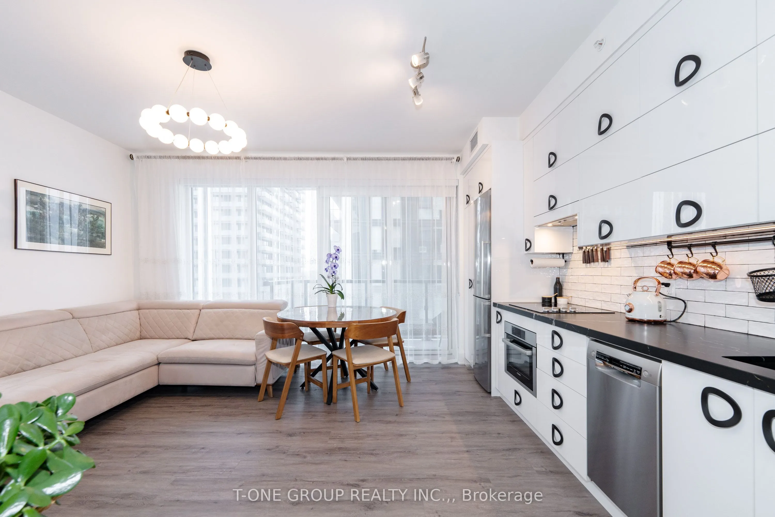 85 Oneida Crescent, #1514