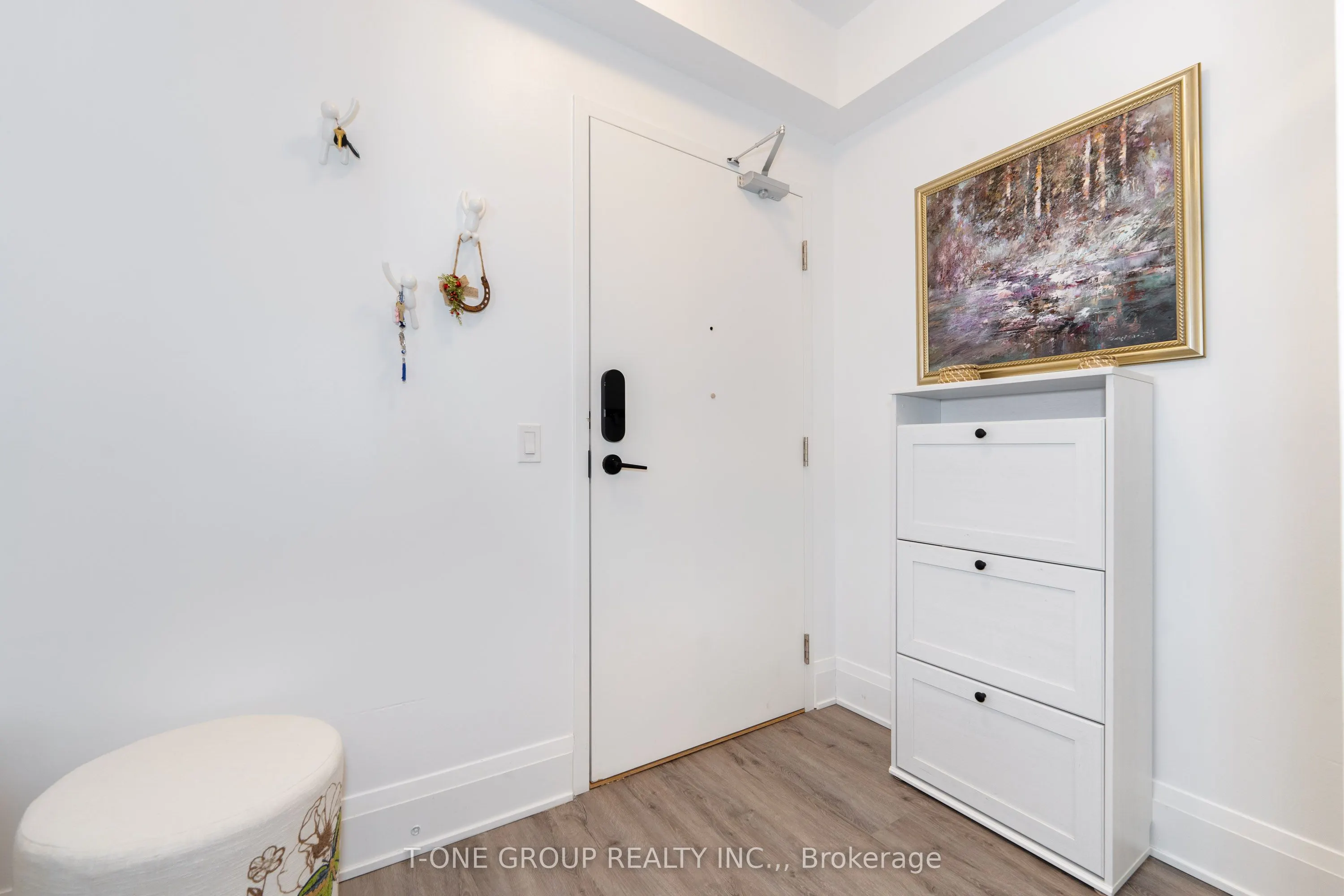 85 Oneida Crescent, #1514