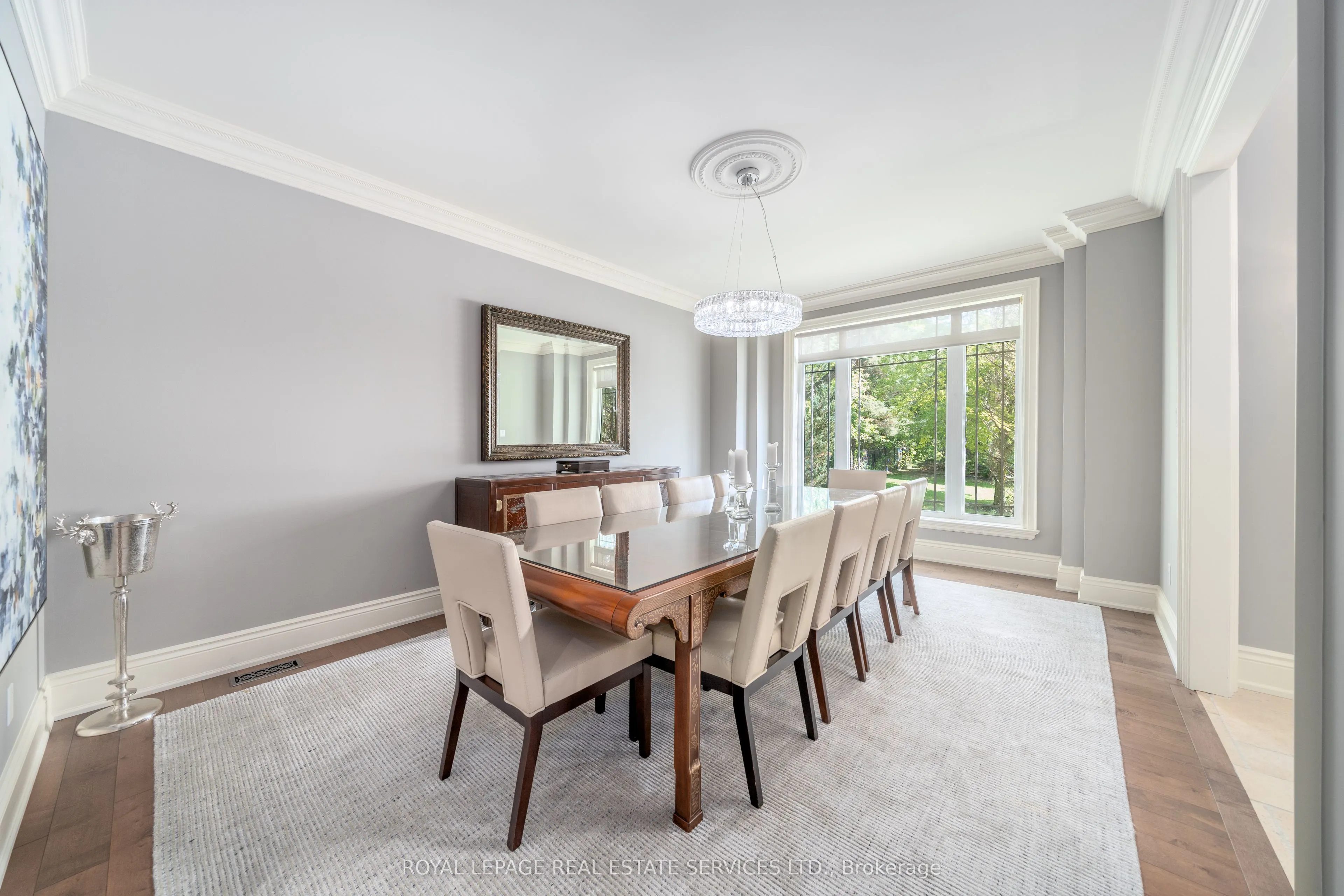 16 Sherman Oaks Court