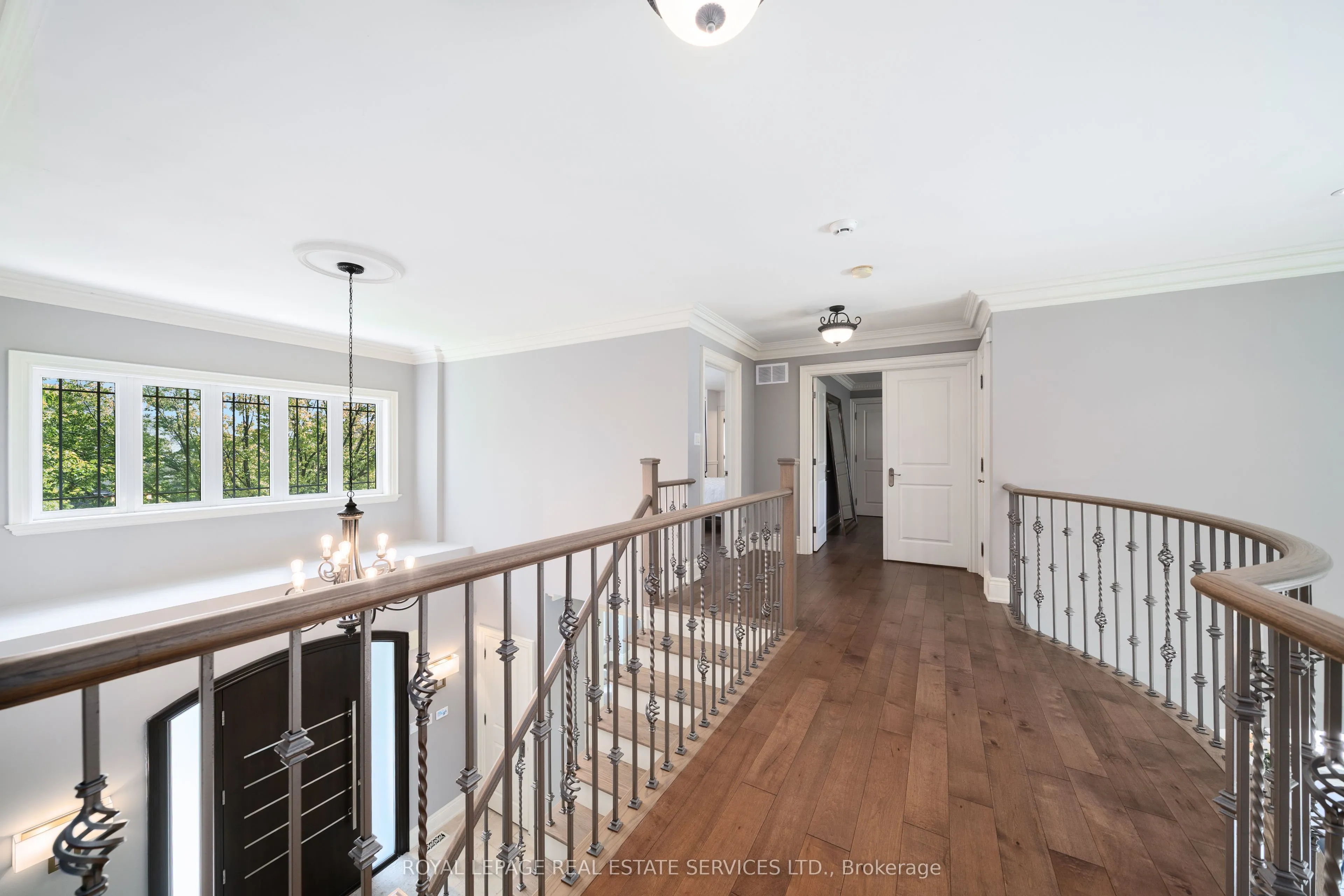 16 Sherman Oaks Court
