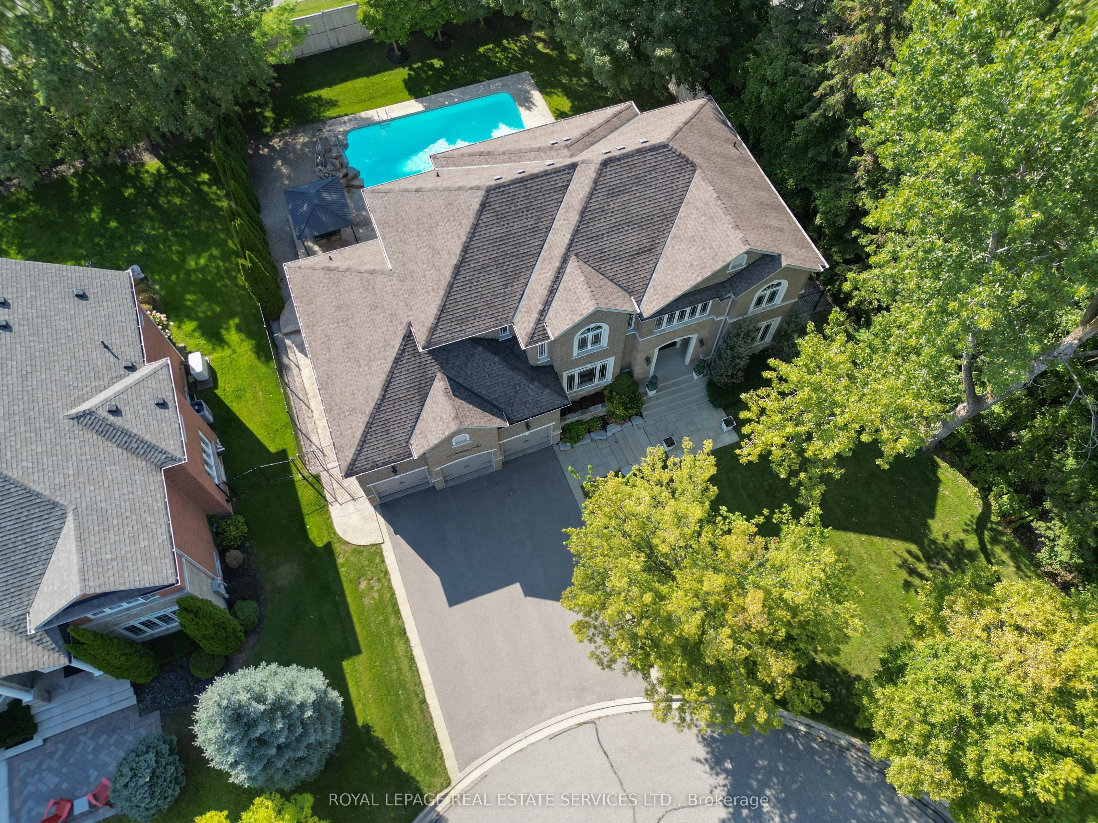 16 Sherman Oaks Court
