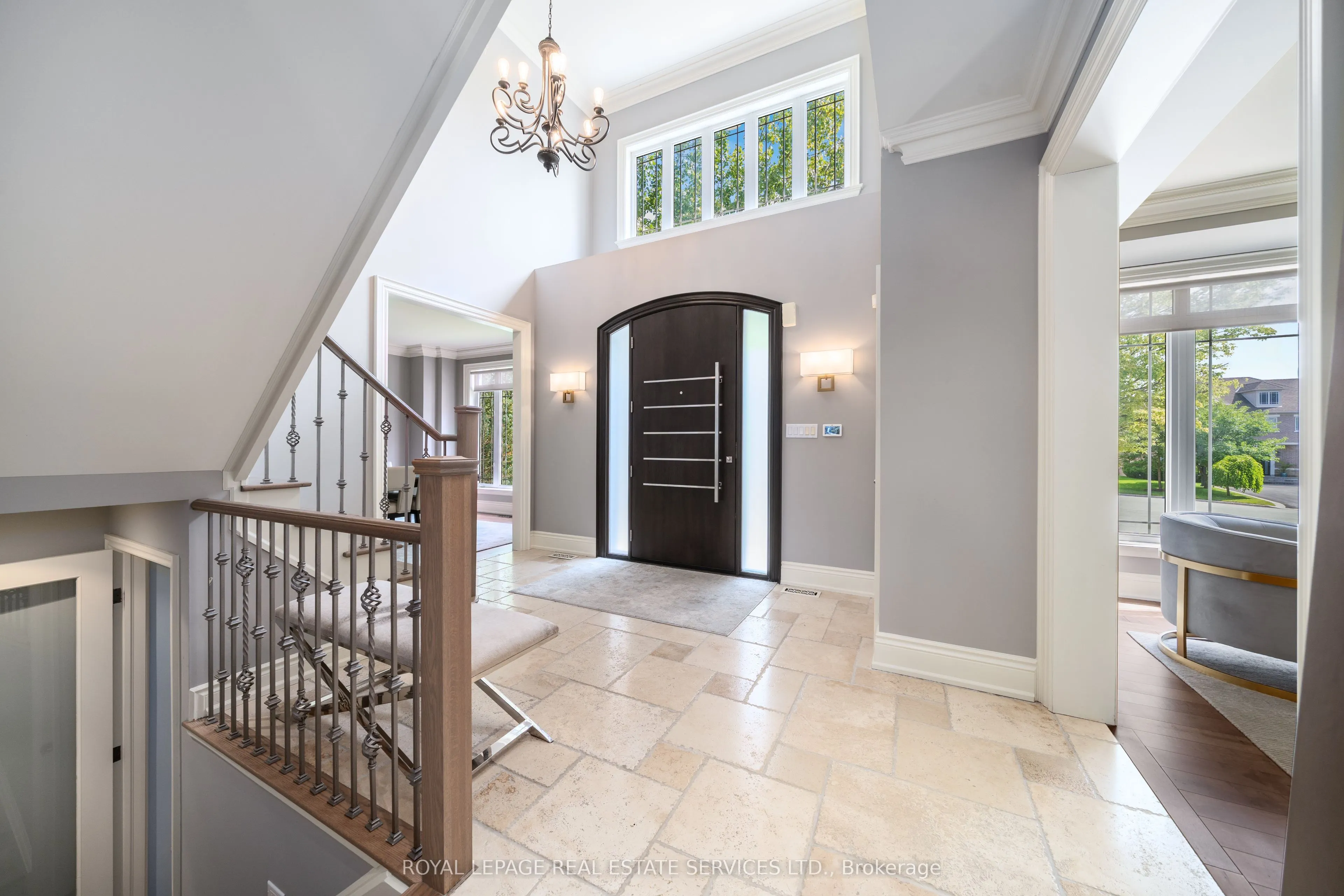16 Sherman Oaks Court