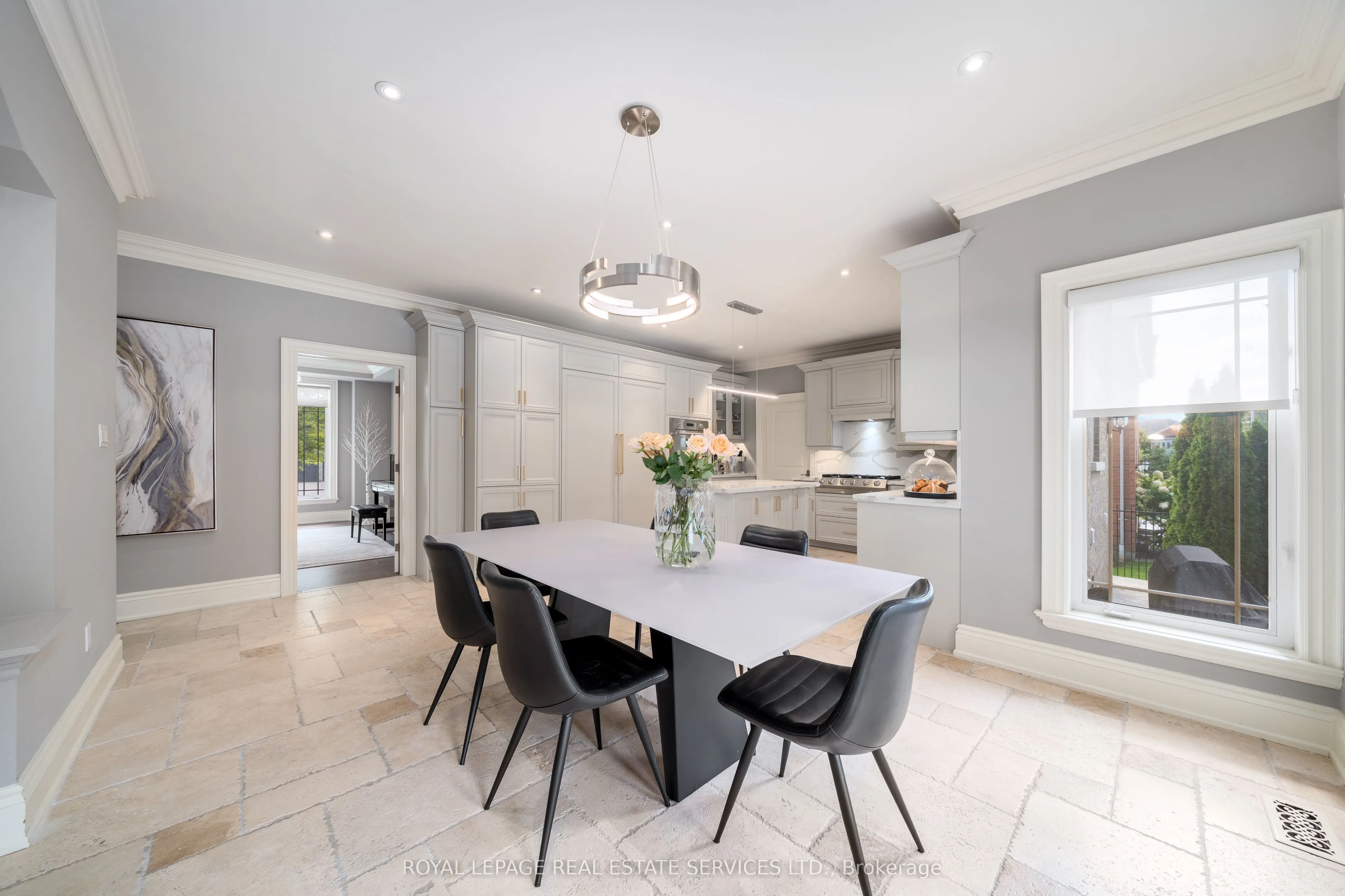 16 Sherman Oaks Court