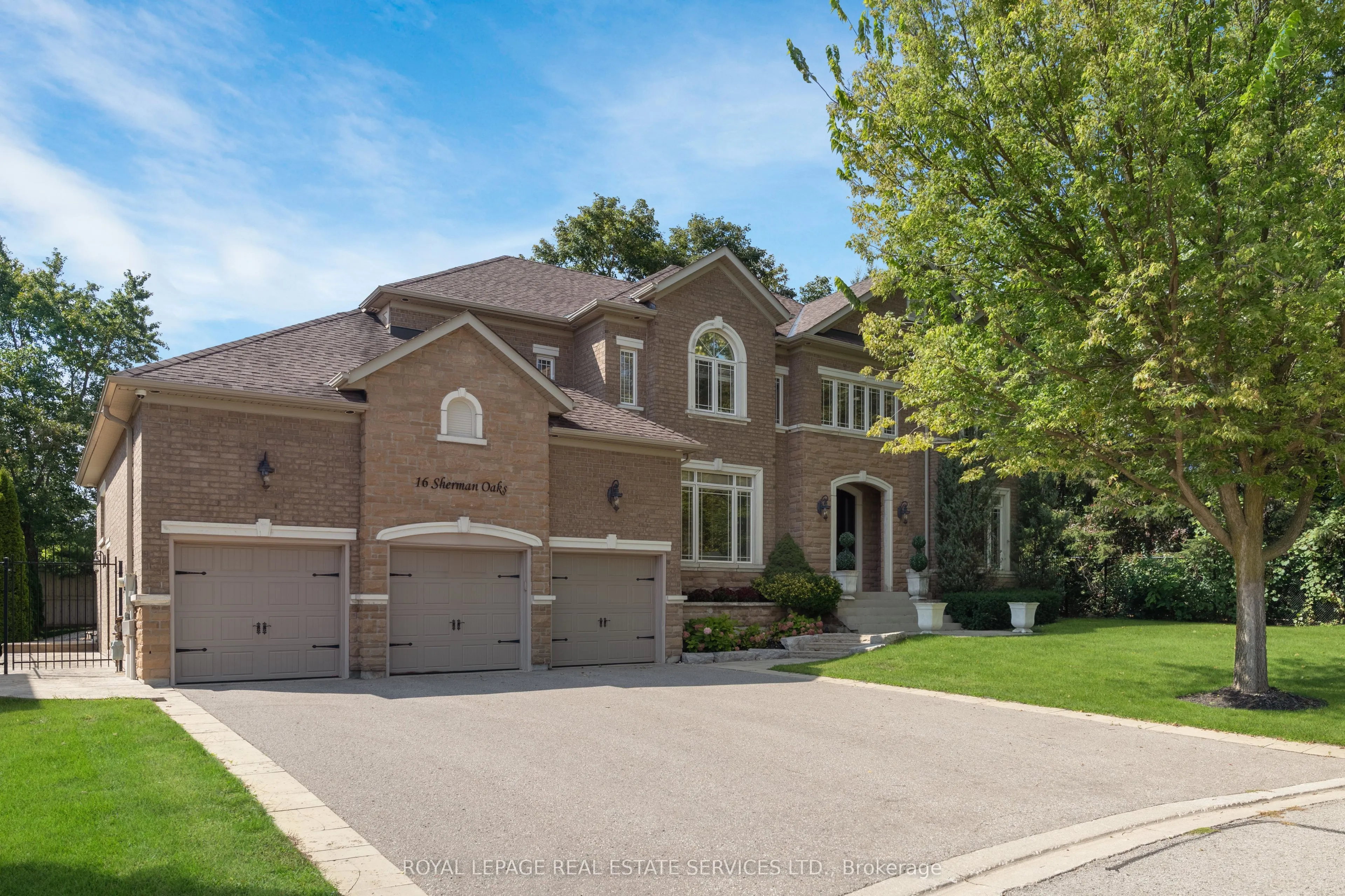 16 Sherman Oaks Court