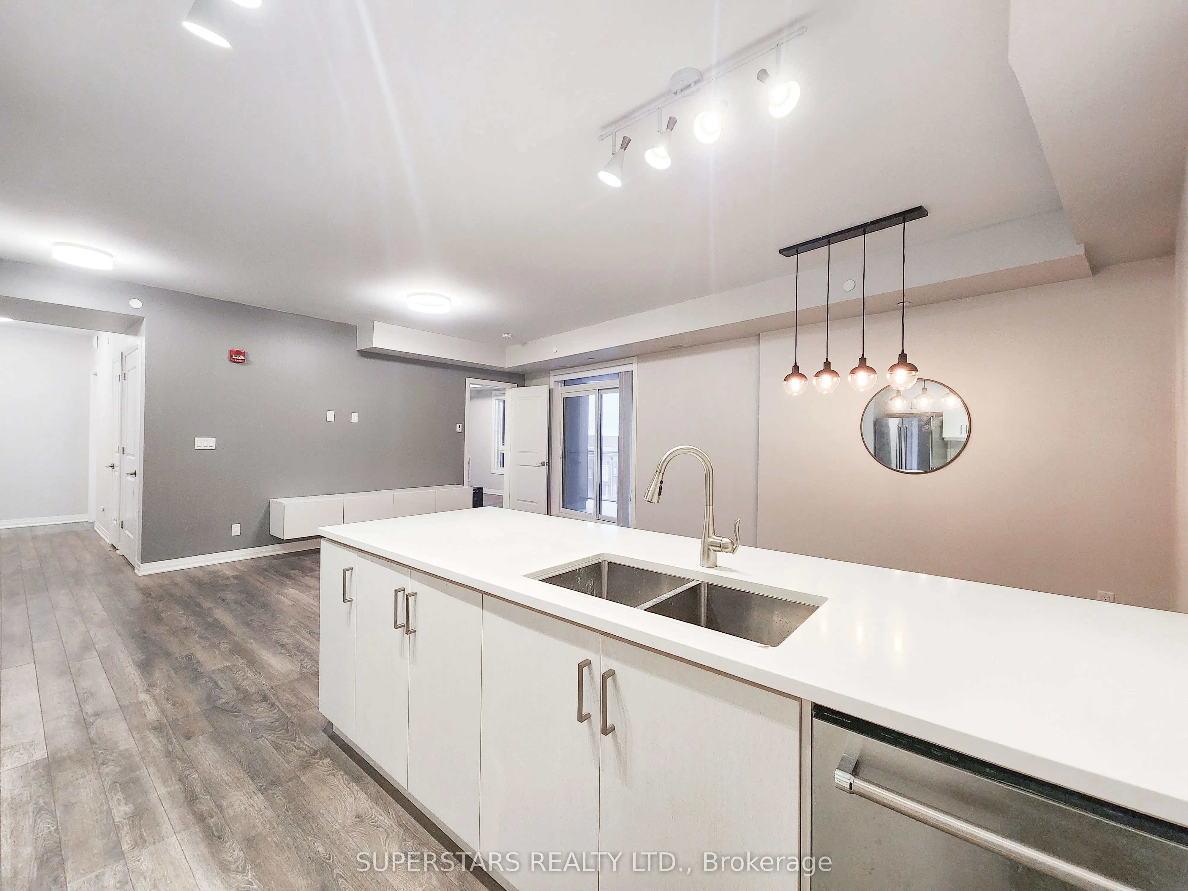 58 Adam Sellers Street, #518